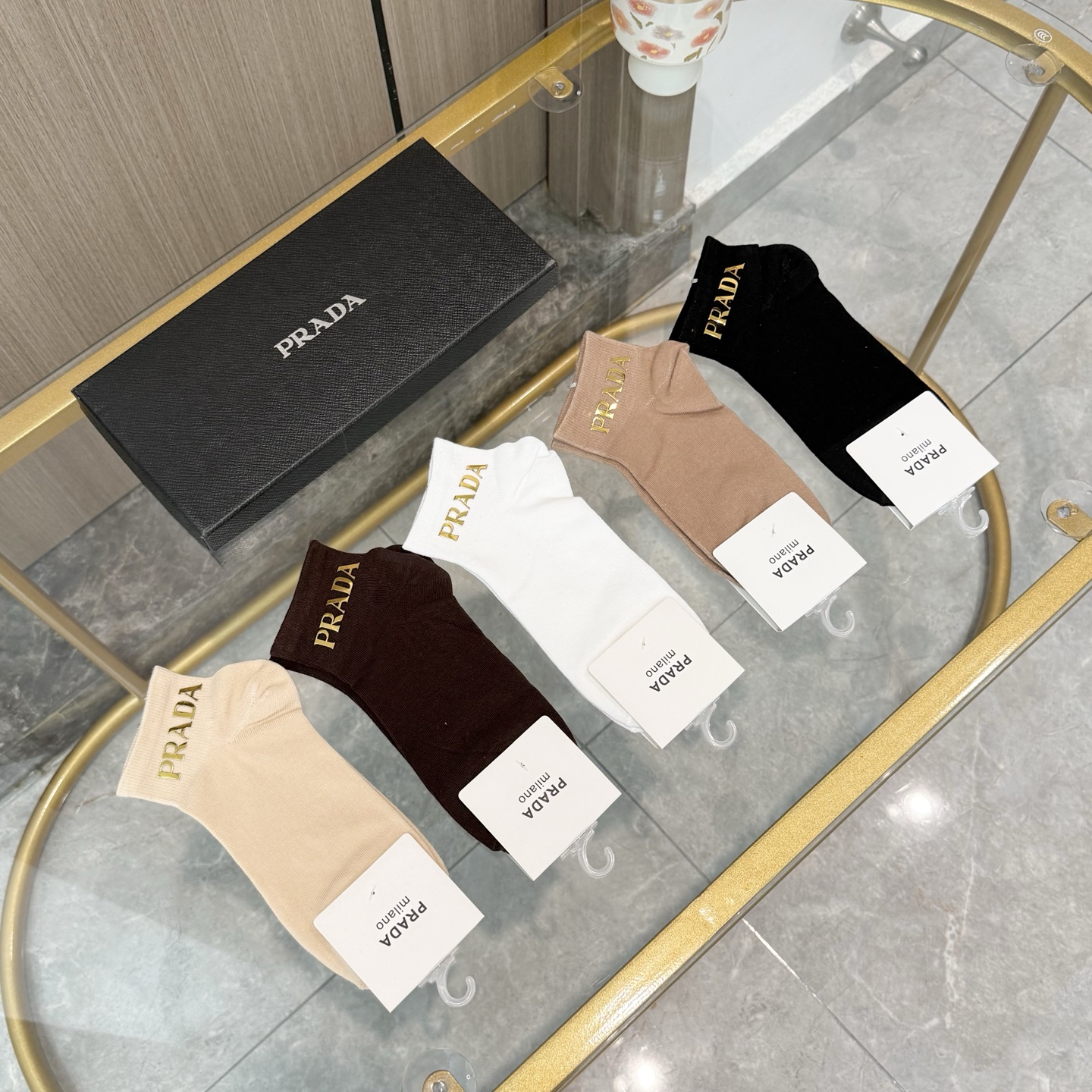 配包装【一盒五双】PRADA · 普拉达❗️PRADA家新品烫金短筒男女款袜子❗️专柜同步长袜，超级经典
