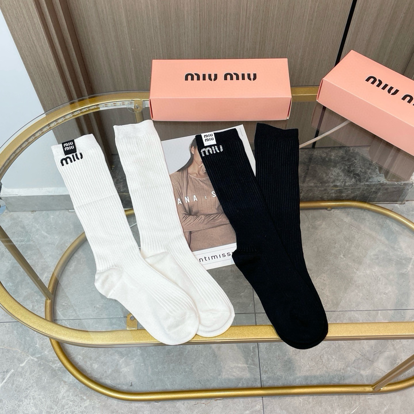 配包装【一盒二双】MIUMIU · 缪缪❗️超级爆款网红袜子❗️M家官网同步针织字母小腿袜，ins明星网