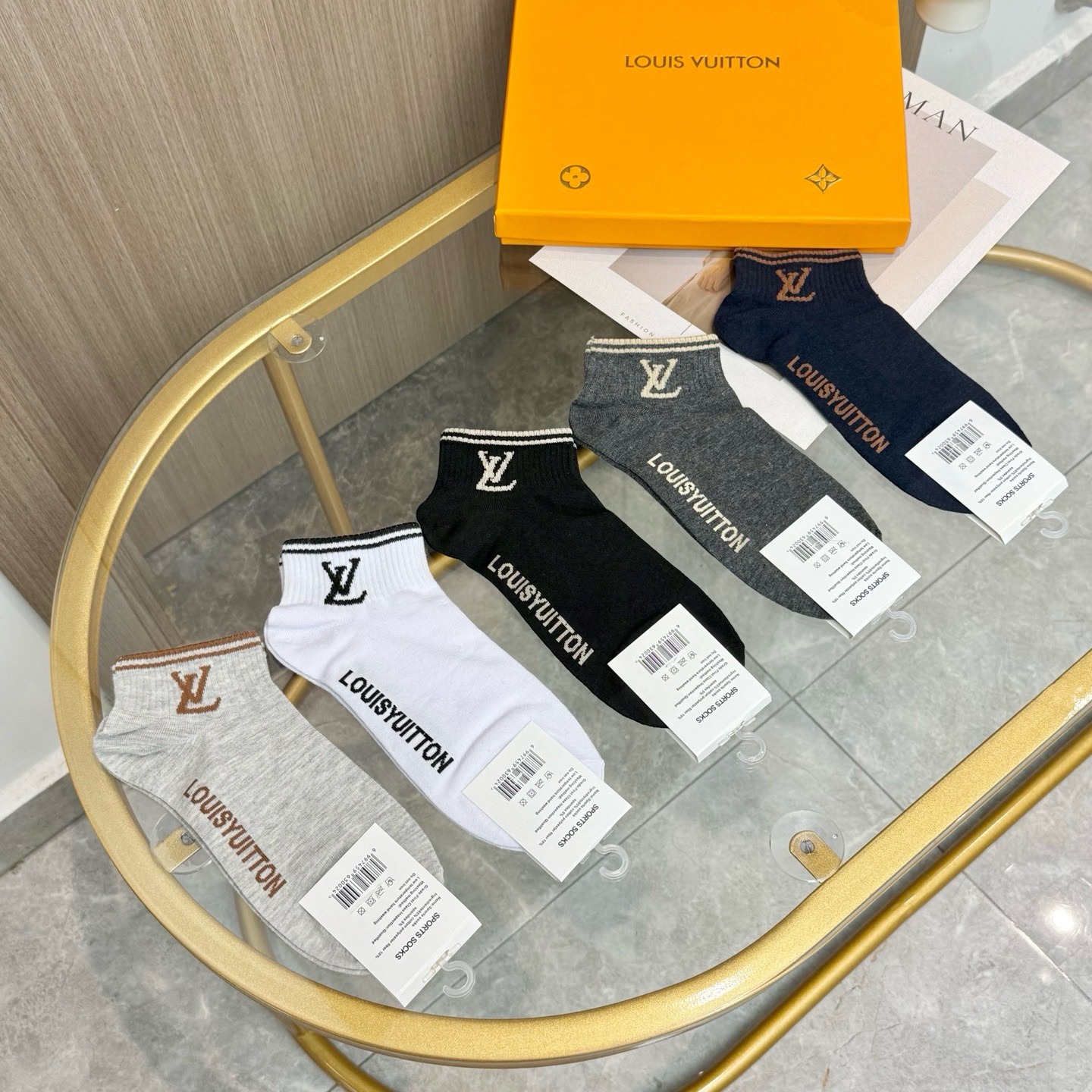 配包装【一盒五双】🌟LV 路易威登 爆款 船袜🌟高版本 ～好看到爆炸 欧美大牌船袜。男女款🌟潮人必不能少