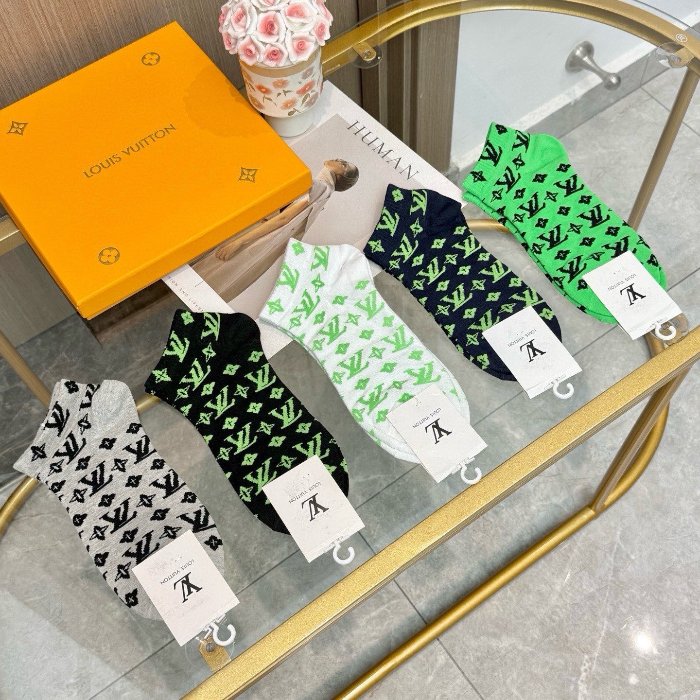 配包装【一盒五双】🌟LV 路易威登 爆款 船袜🌟高版本 ～好看到爆炸 欧美大牌船袜。男女款🌟潮人必不能少