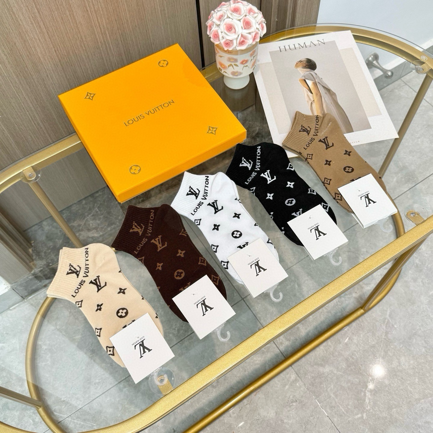 配包装【一盒五双】🌟LV 路易威登 爆款 船袜🌟高版本 ～好看到爆炸 欧美大牌船袜。男女款🌟潮人必不能少的专柜代购品质 