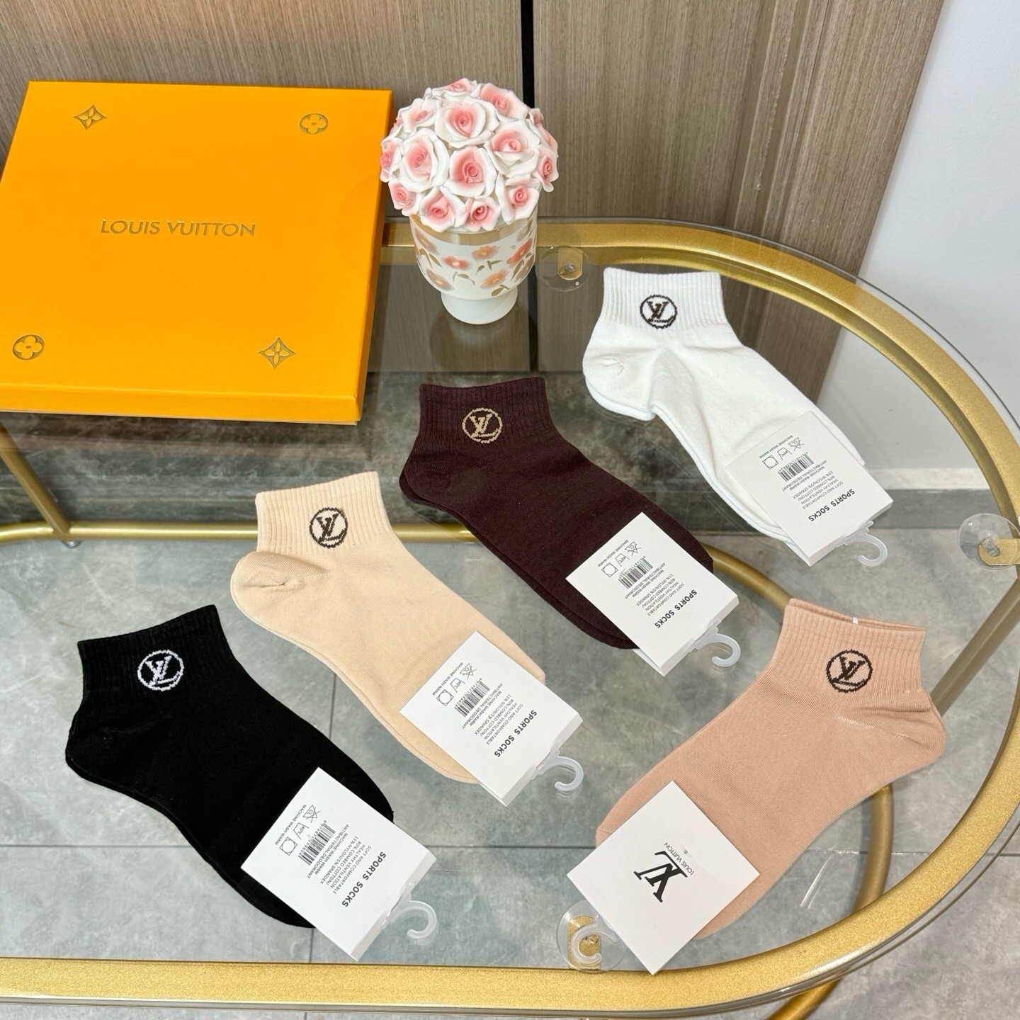 配包装【一盒五双】🌟LV 路易威登 爆款 船袜🌟高版本 ～好看到爆炸 欧美大牌船袜。男女款🌟潮人必不能少的专柜代购品质 