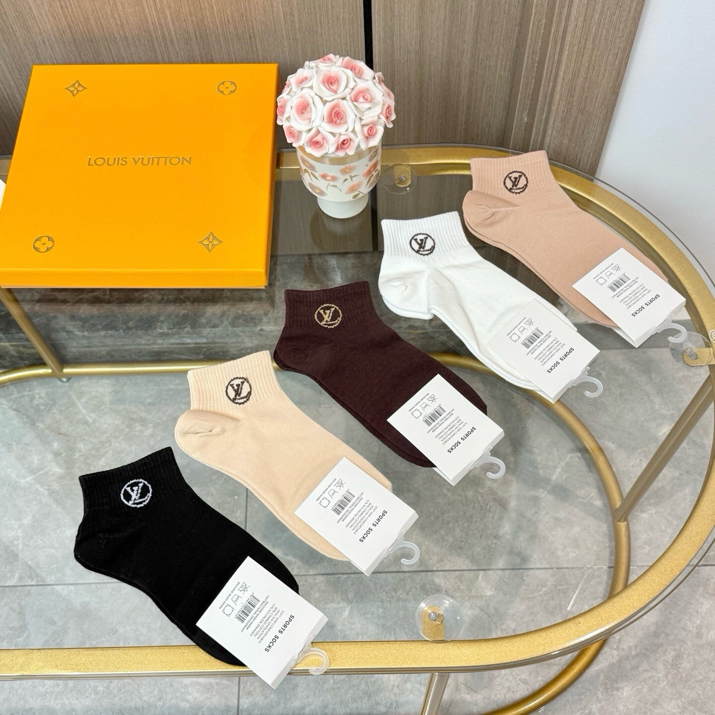 配包装【一盒五双】🌟LV 路易威登 爆款 船袜🌟高版本 ～好看到爆炸 欧美大牌船袜。男女款🌟潮人必不能少的专柜代购品质 