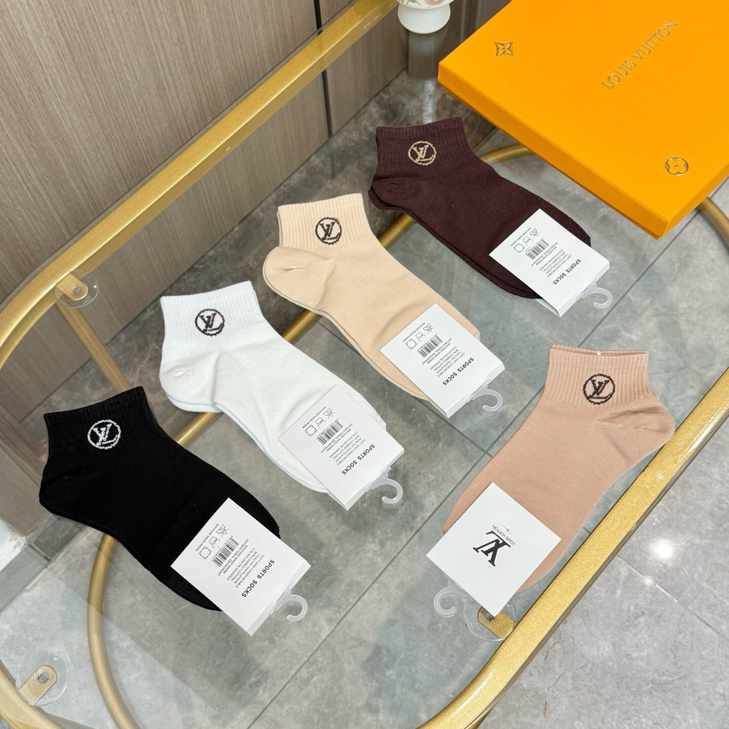 配包装【一盒五双】🌟LV 路易威登 爆款 船袜🌟高版本 ～好看到爆炸 欧美大牌船袜。男女款🌟潮人必不能少的专柜代购品质 