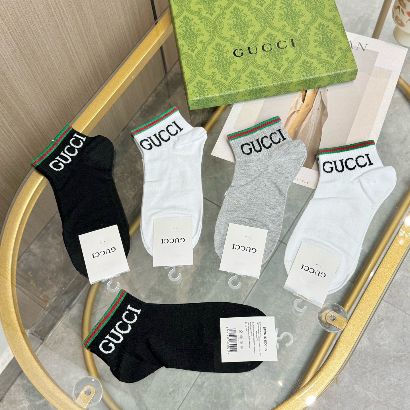 配包装【一盒五双】🌟Gucci 古奇 好看到爆炸欧美大牌短筒袜。🌟潮人必不能少的专柜代购品质 短筒袜子 ，搭配起来超高逼