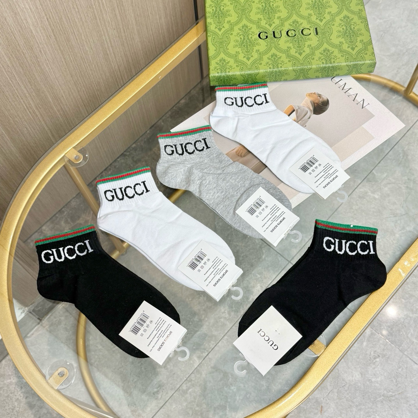 配包装【一盒五双】🌟Gucci 古奇 好看到爆炸欧美大牌短筒袜。🌟潮人必不能少的专柜代购品质 短筒袜子 ，搭配起来超高逼