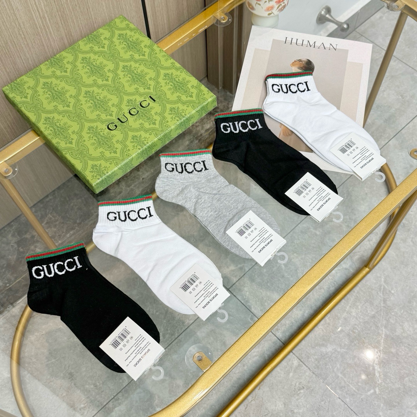 配包装【一盒五双】🌟Gucci 古奇 好看到爆炸欧美大牌短筒袜。🌟潮人必不能少的专柜代购品质 短筒袜子 ，搭配起来超高逼