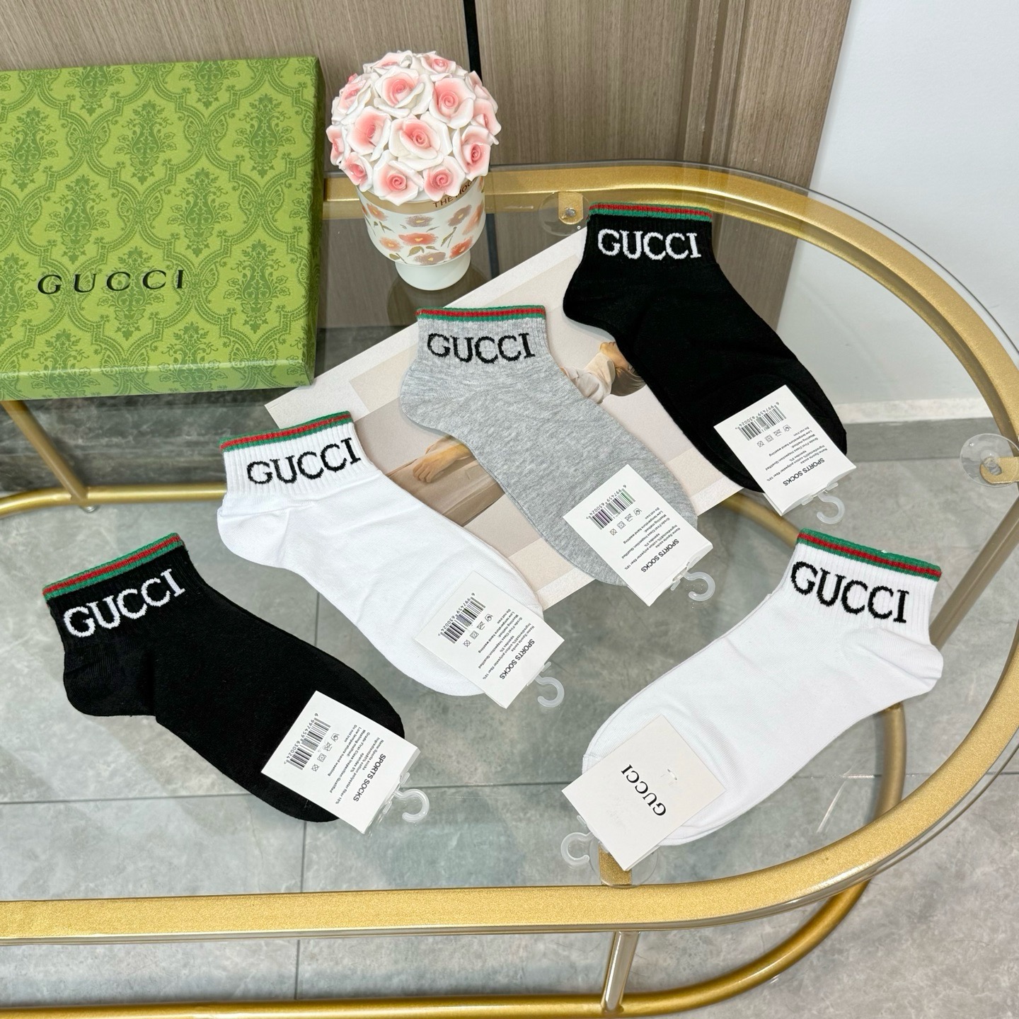 配包装【一盒五双】🌟Gucci 古奇 好看到爆炸欧美大牌短筒袜。🌟潮人必不能少的专柜代购品质 短筒袜子 ，搭配起来超高逼