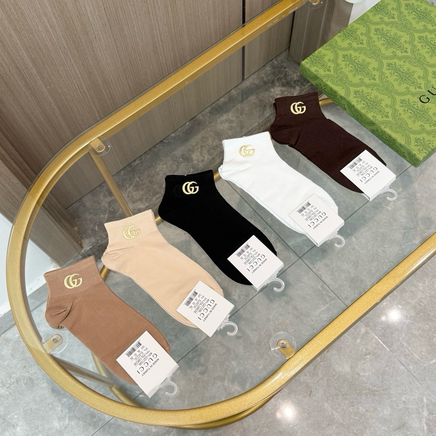 配包装【一盒五双】GUCCI · 古奇❗️GUCCI家新品烫金短筒男女款袜子❗️专柜同步长袜，超级经典的G家标志百看不厌