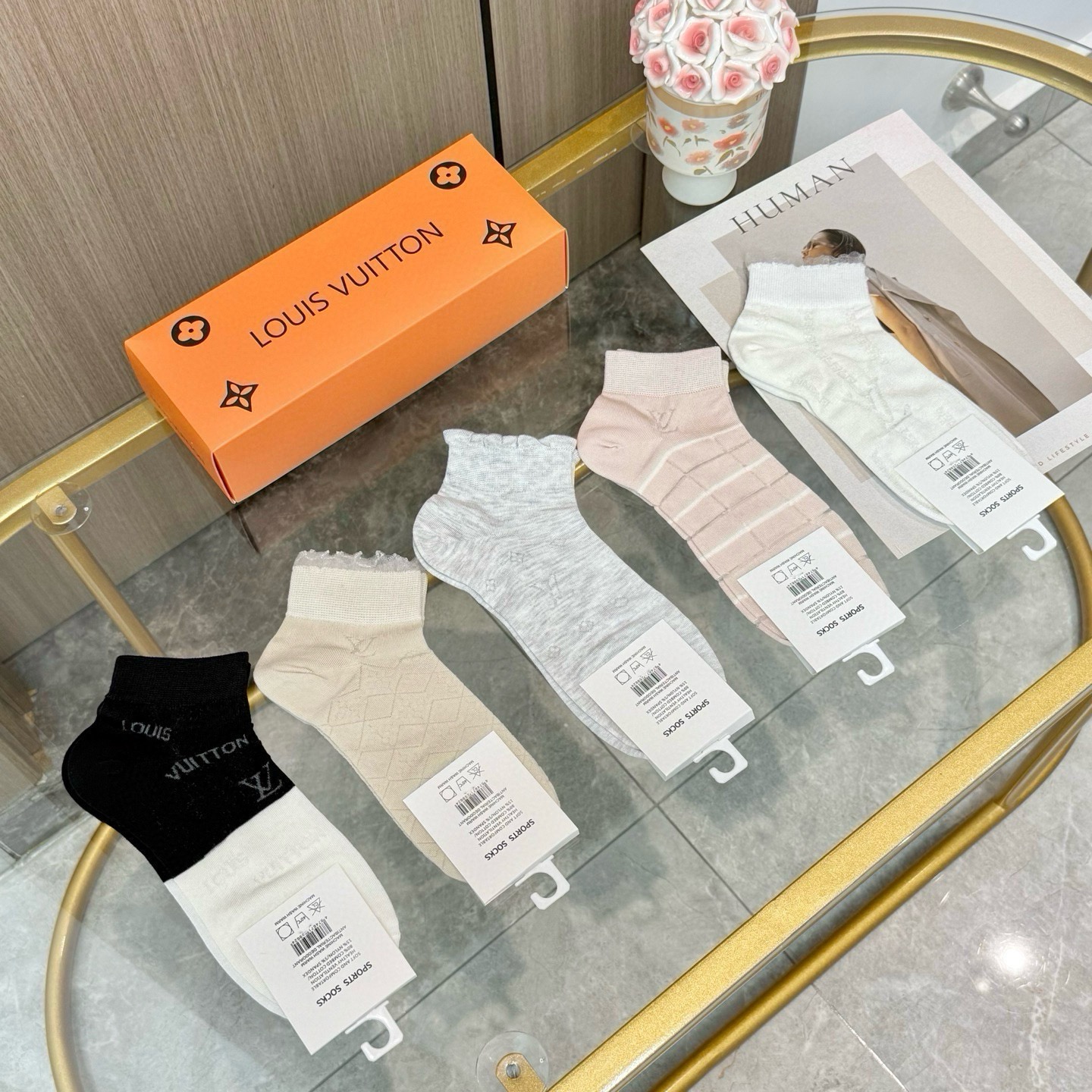 配包装【一盒五双】LV 路易威登ins超火爆小单品，Vintage必备单品竹棉短袜🌟潮人必备 爆款，复古纹身短袜。经典l