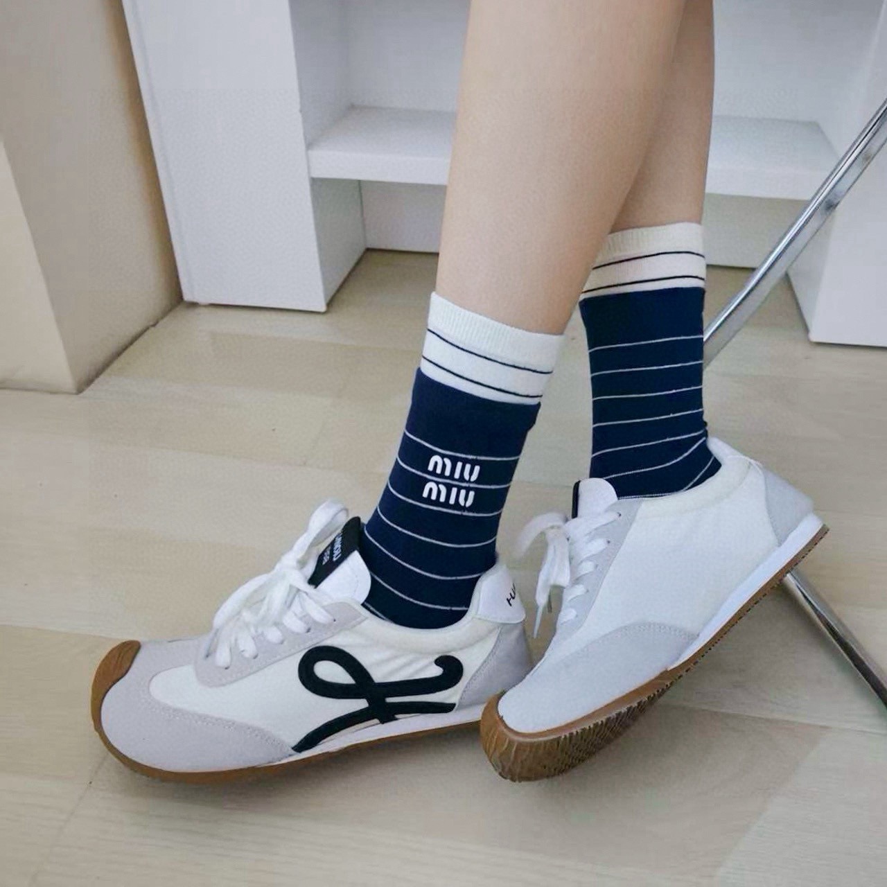 配包装【一盒三双】miumiu · 缪缪❗️高品质。超级爆款网红袜子❗️miu家官网同步饰品字母中筒袜，ins明星网红推