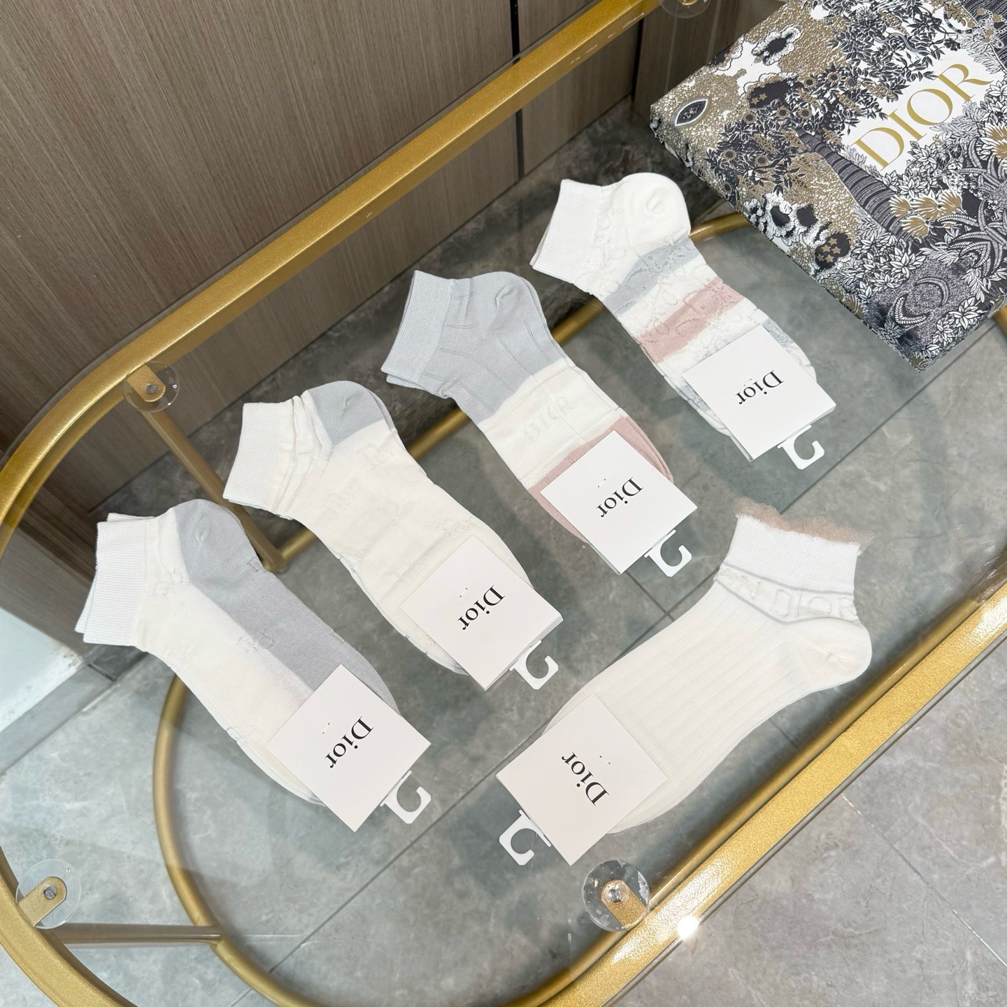 配包装【一盒五双】DIOR 迪奥ins超火爆小单品，Vintage 必备单品 短款🌟潮人必备 爆款，复古纹身短袜。经典l