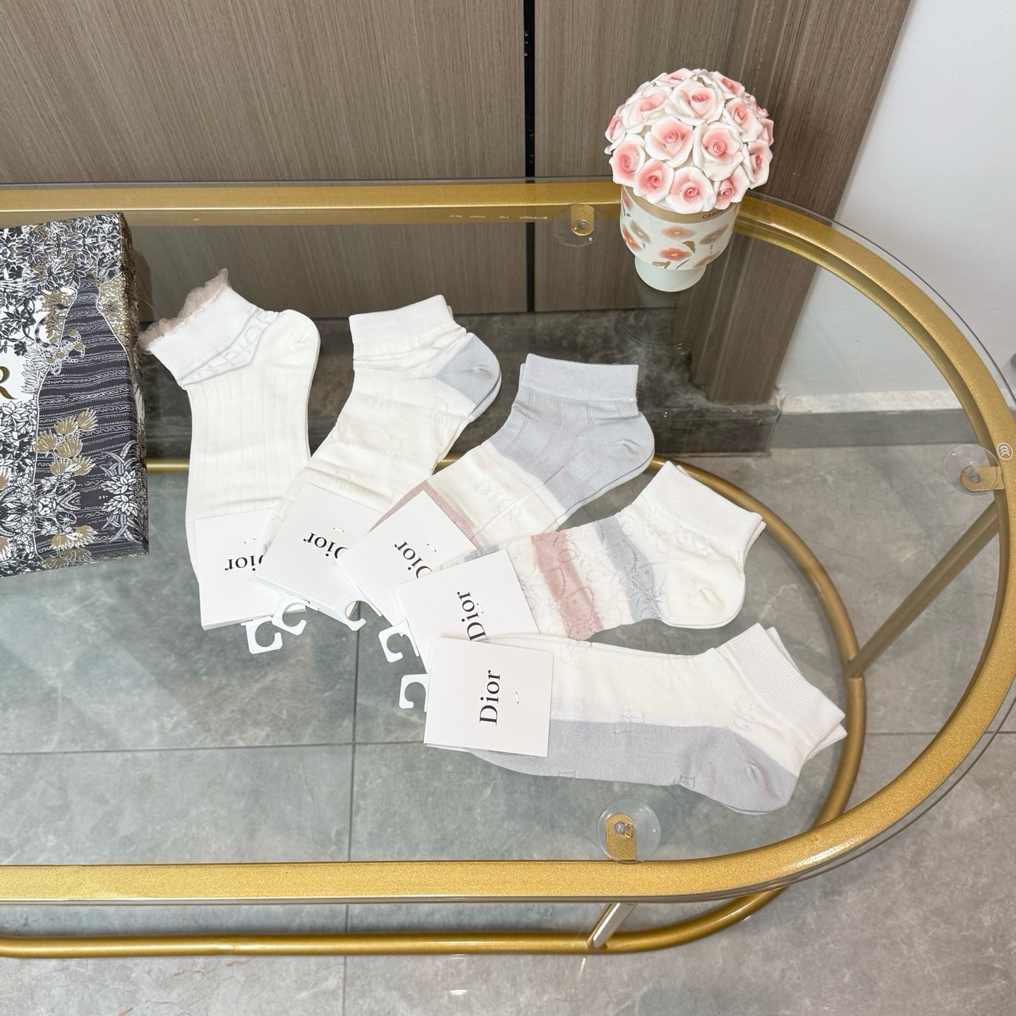 配包装【一盒五双】DIOR 迪奥ins超火爆小单品，Vintage 必备单品 短款🌟潮人必备 爆款，复古纹身短袜。经典l