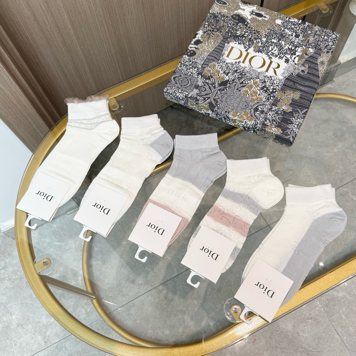 配包装【一盒五双】DIOR 迪奥ins超火爆小单品，Vintage 必备单品 短款🌟潮人必备 爆款，复古纹身短袜。经典l