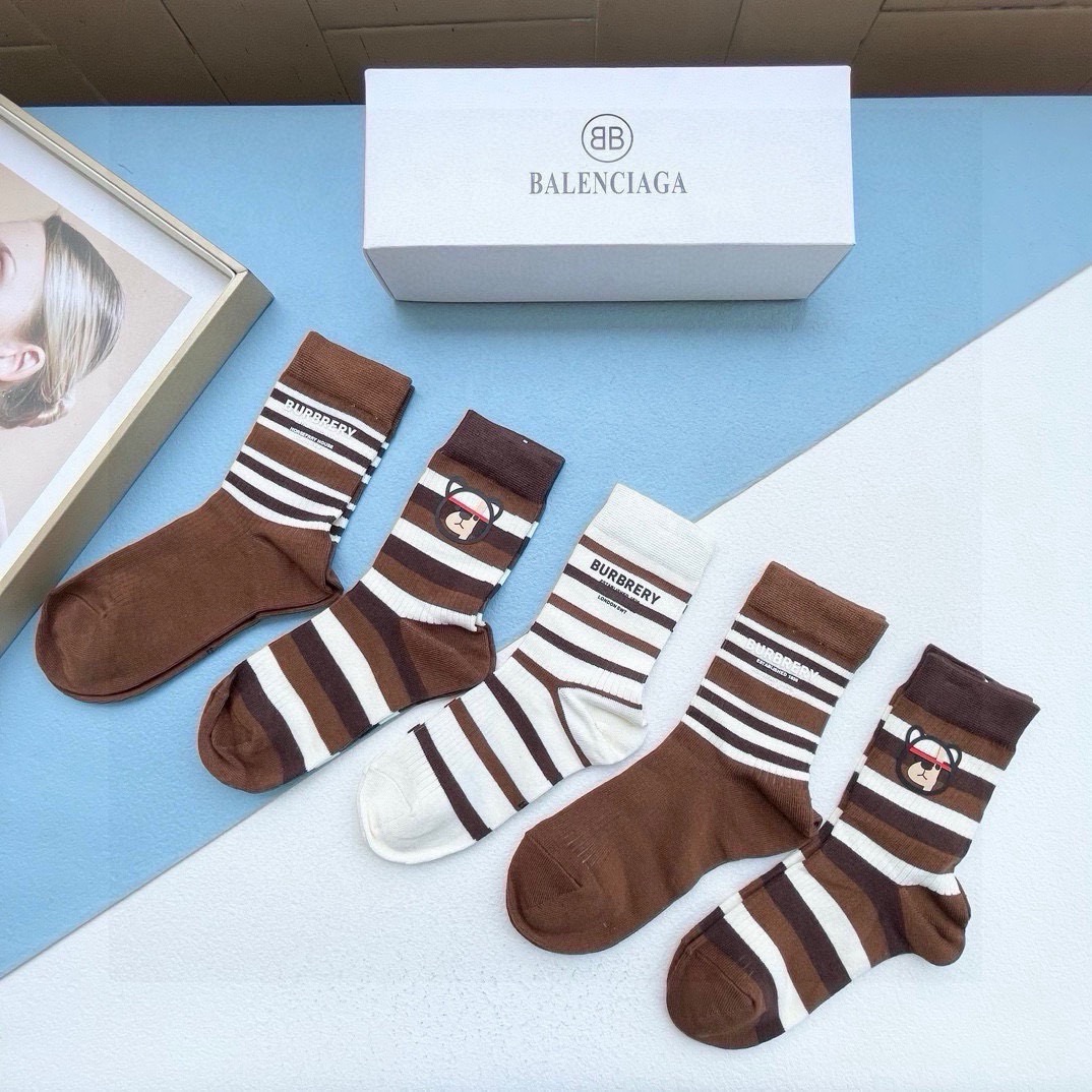 配包装【一盒五双】BALENCIAGA · 巴黎世家🌟 高品质。好看到爆炸欧美大牌高筒袜。男女款🌟潮人必不能少的专柜代购