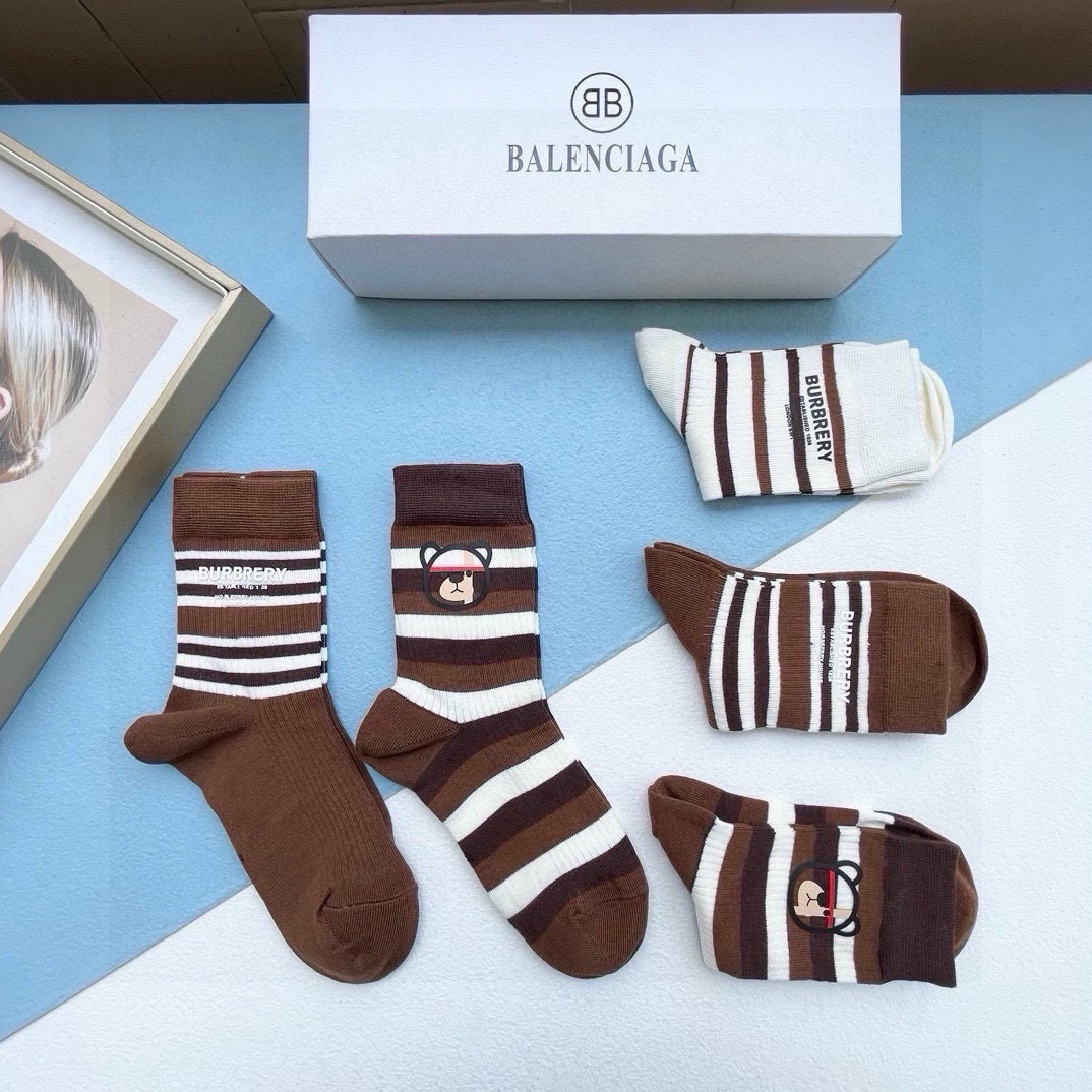 配包装【一盒五双】BALENCIAGA · 巴黎世家🌟 高品质。好看到爆炸欧美大牌高筒袜。男女款🌟潮人必不能少的专柜代购