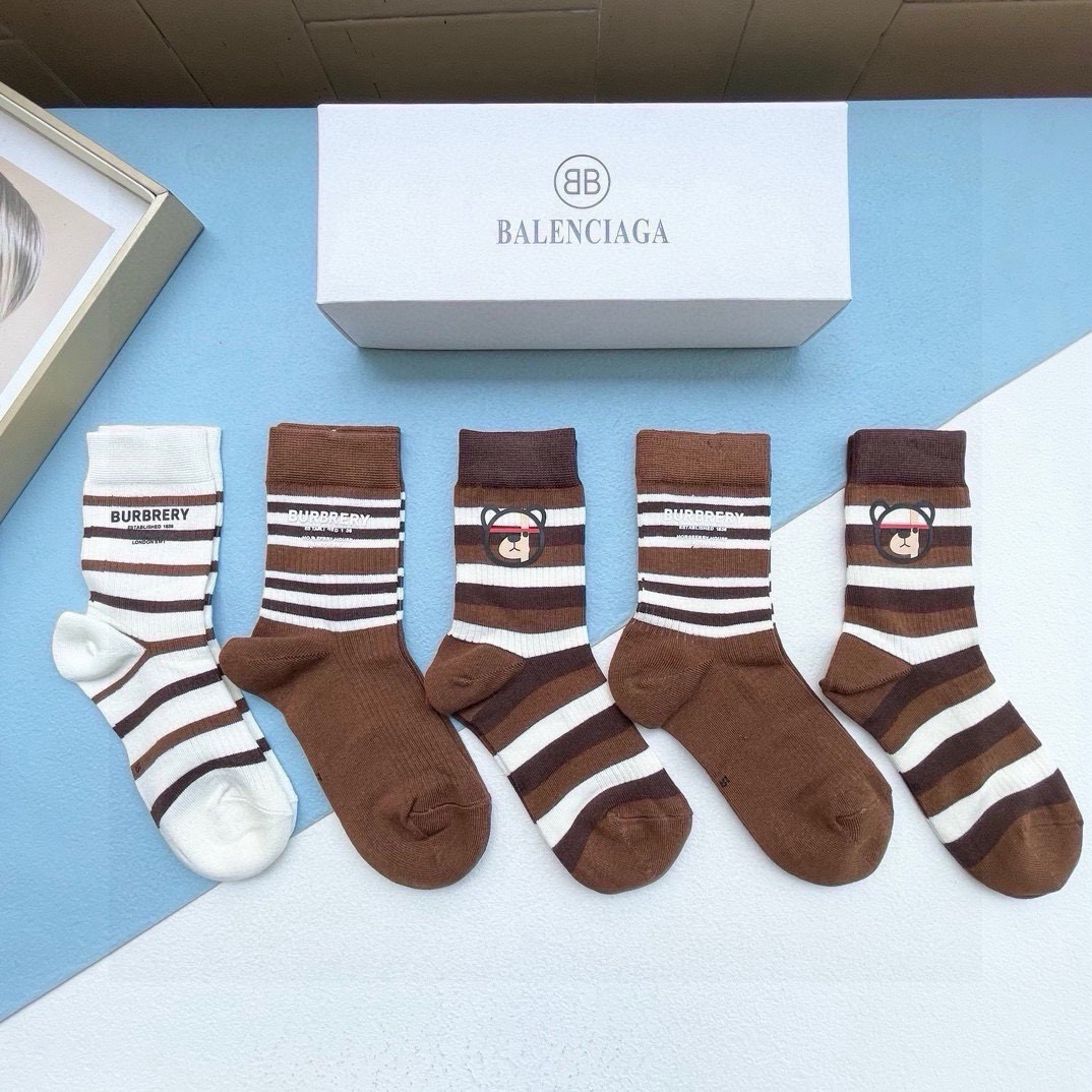 配包装【一盒五双】BALENCIAGA · 巴黎世家🌟 高品质。好看到爆炸欧美大牌高筒袜。男女款🌟潮人必不能少的专柜代购