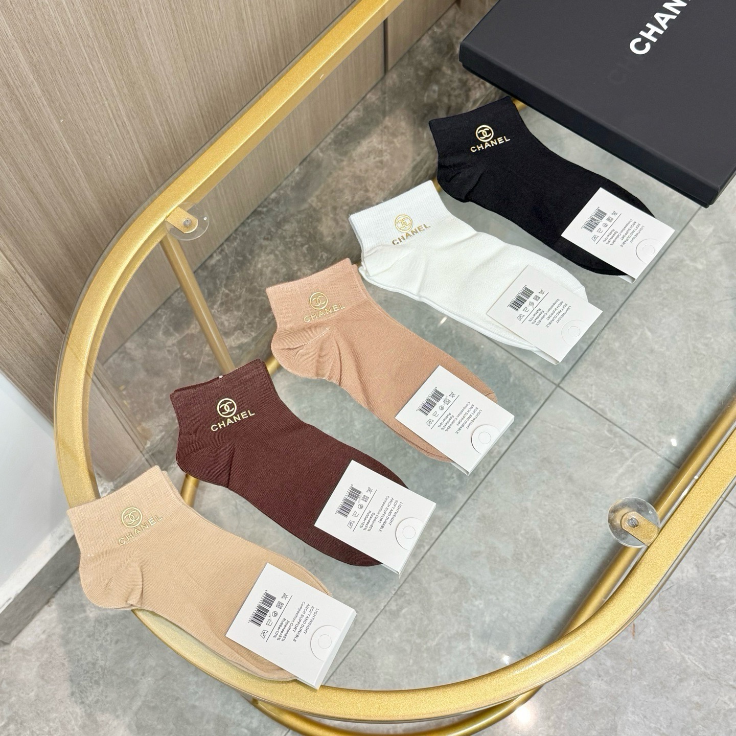 配包装【一盒五双】CHANEL · 香奈儿❗️小香家新品烫金短筒男女款袜子❗️专柜同步长袜，超级经典的小香家标志百看不厌
