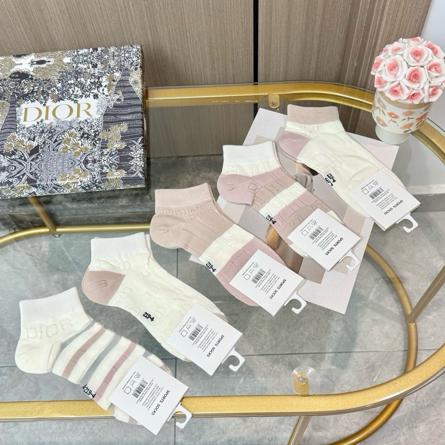 配包装【一盒五双】DIOR 迪奥ins超火爆小单品，Vintage必备单品竹棉短袜🌟潮人必备 爆款，复古纹身短袜。经典l