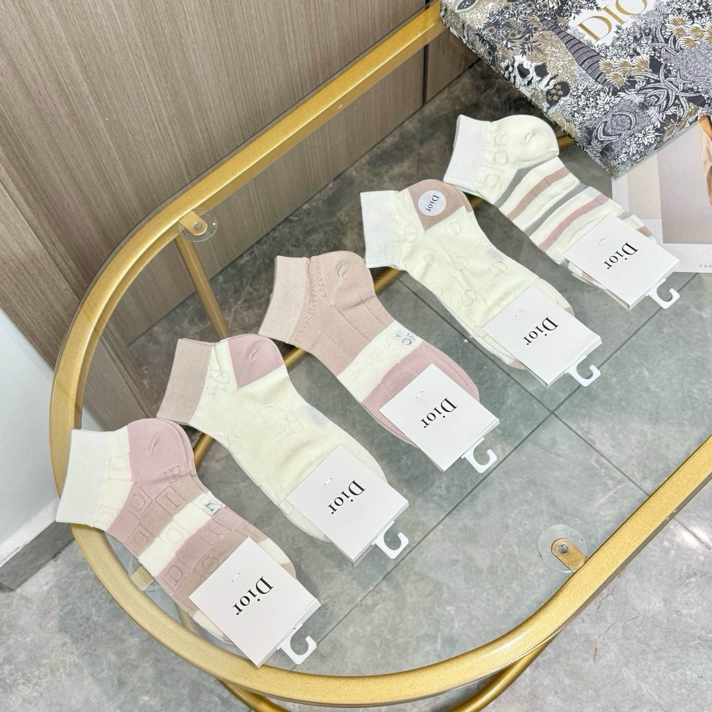 配包装【一盒五双】DIOR 迪奥ins超火爆小单品，Vintage必备单品竹棉短袜🌟潮人必备 爆款，复古纹身短袜。经典l