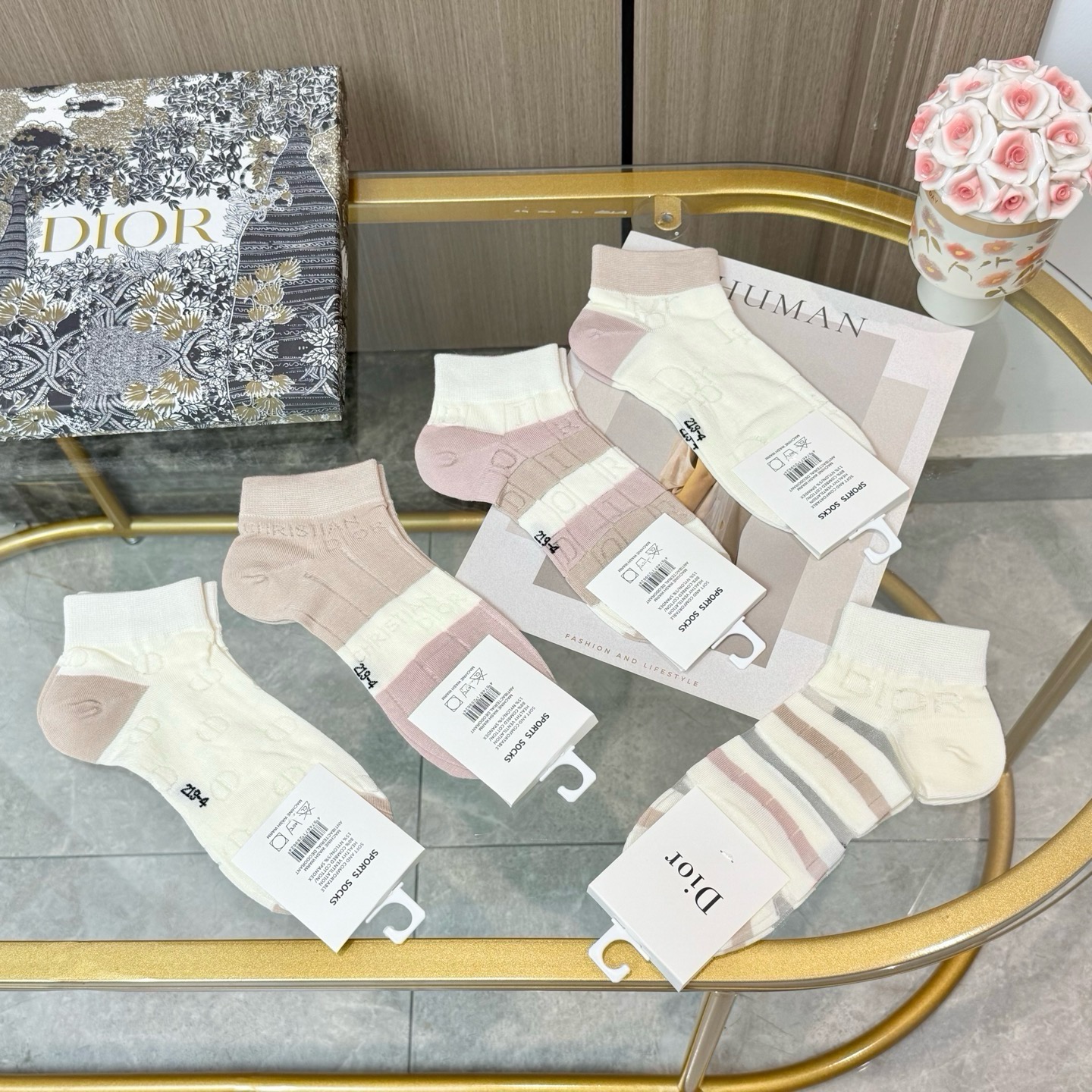 配包装【一盒五双】DIOR 迪奥ins超火爆小单品，Vintage必备单品竹棉短袜🌟潮人必备 爆款，复古纹身短袜。经典l