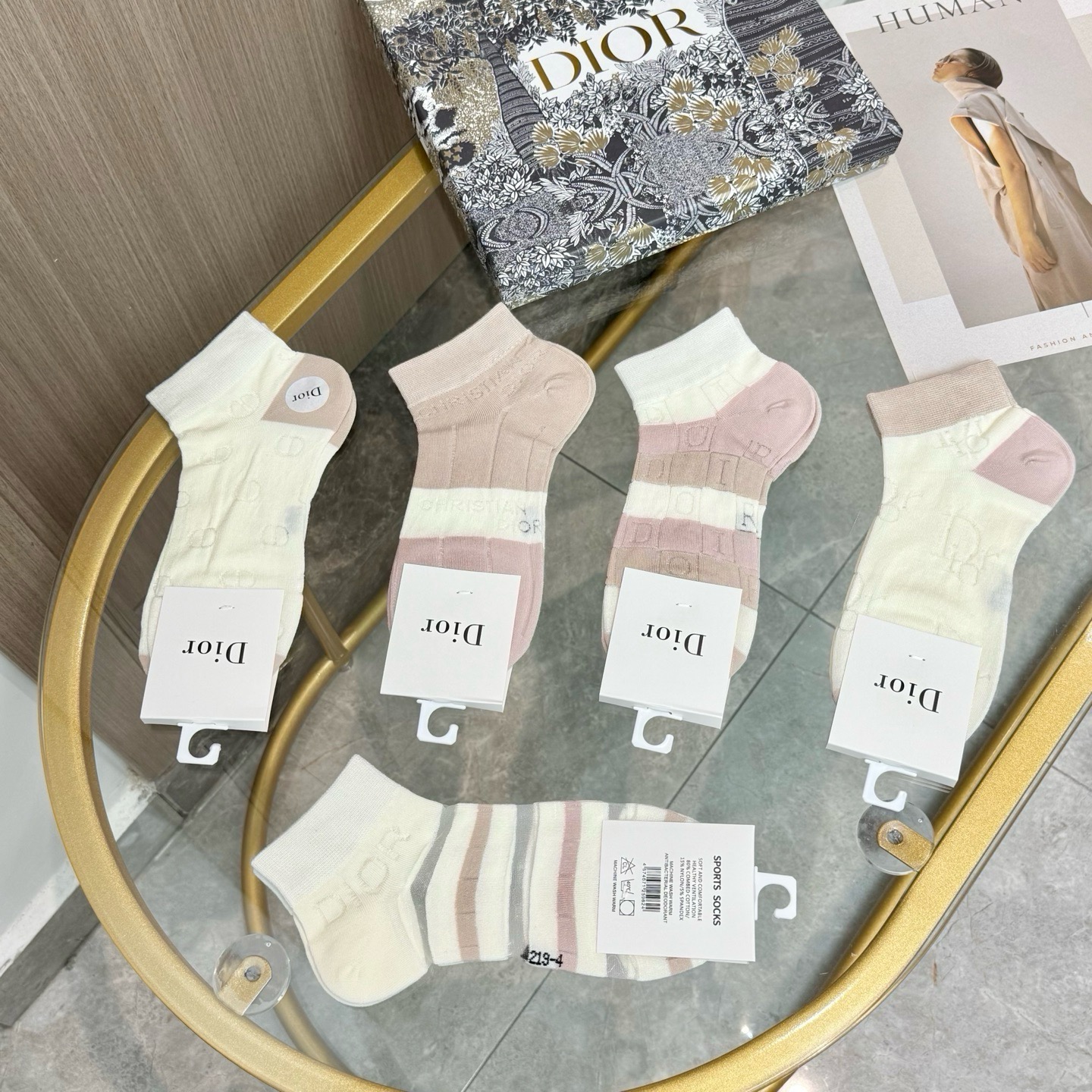 配包装【一盒五双】DIOR 迪奥ins超火爆小单品，Vintage必备单品竹棉短袜🌟潮人必备 爆款，复古纹身短袜。经典l