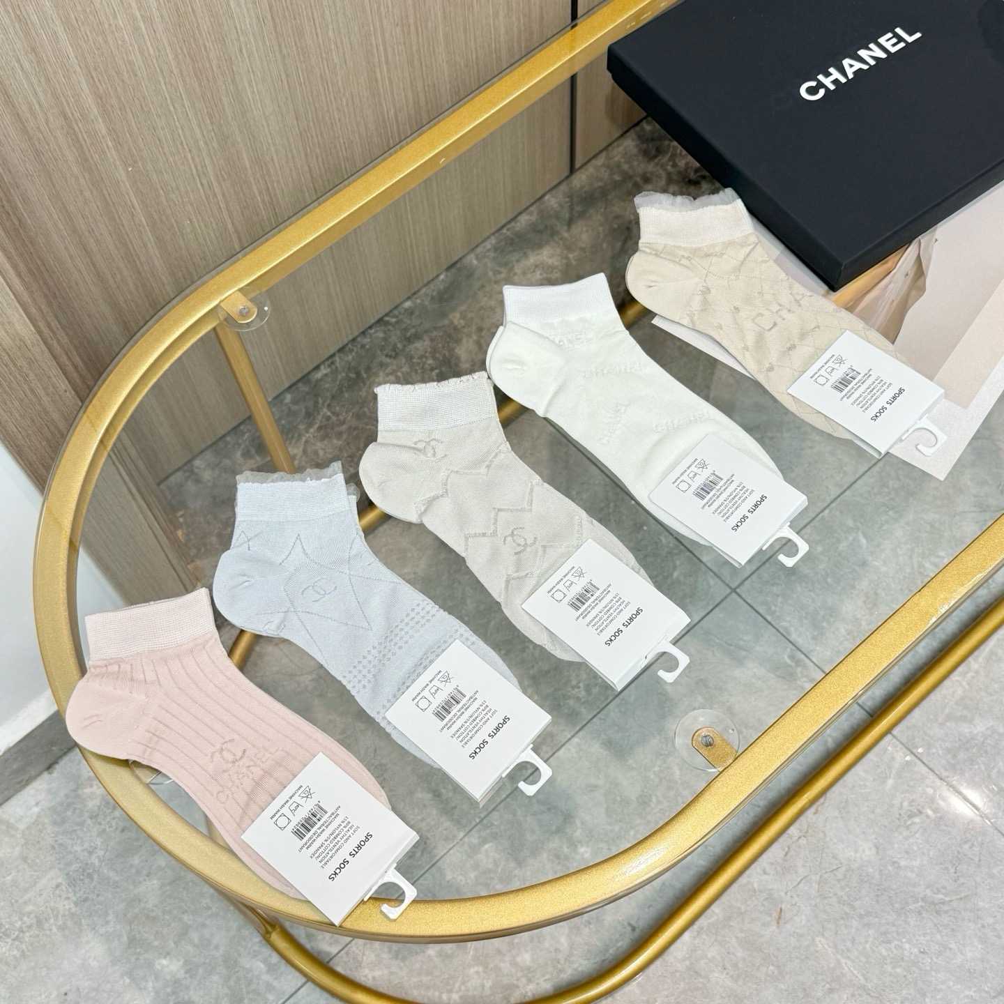 配包装【一盒五双】CHANEL 香奈儿ins超火爆小单品，Vintage必备单品竹棉短袜🌟潮人必备 爆款，复古纹身短袜。