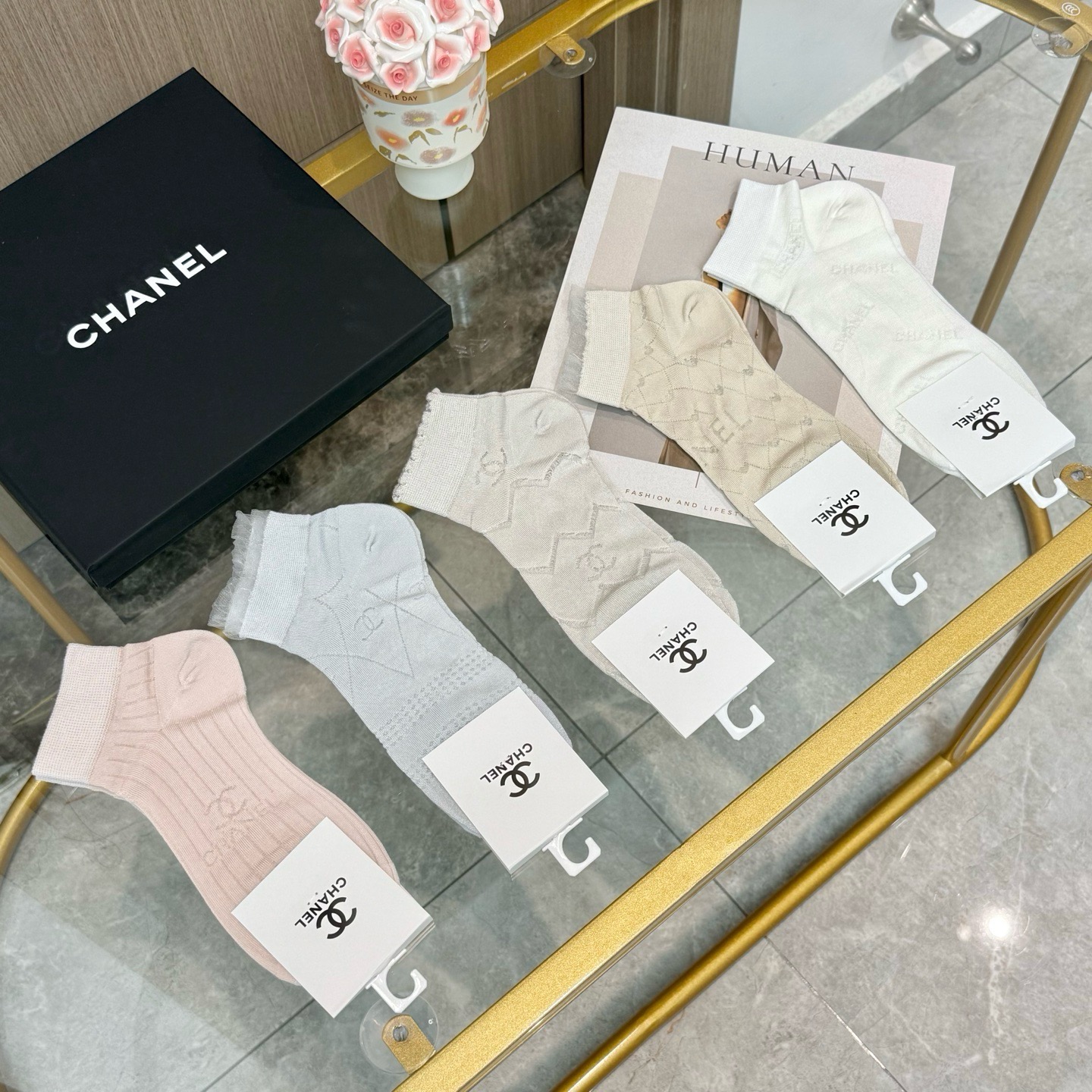 配包装【一盒五双】CHANEL 香奈儿ins超火爆小单品，Vintage必备单品竹棉短袜🌟潮人必备 爆款，复古纹身短袜。