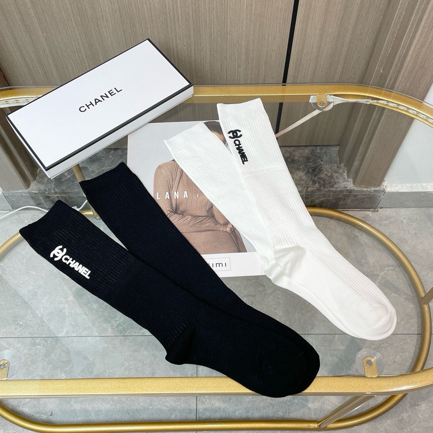 配包装【一盒二双】CHANEL · 香奈儿❗️超级爆款网红袜子❗️小香家官网同步针织字母小腿袜，ins明星网红推荐❗️火