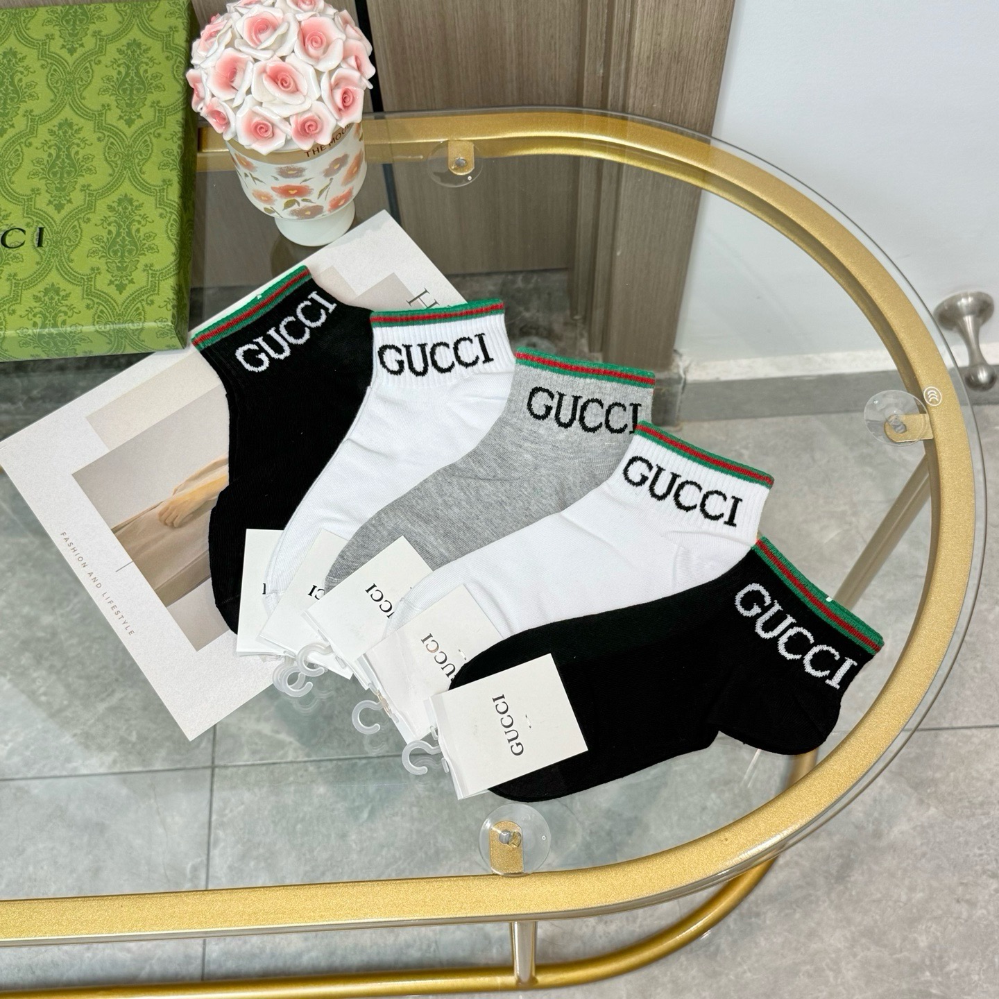配包装【一盒五双】🌟Gucci 古奇 好看到爆炸欧美大牌短筒袜。🌟潮人必不能少的专柜代购品质 短筒袜子 ，搭配起来超高逼