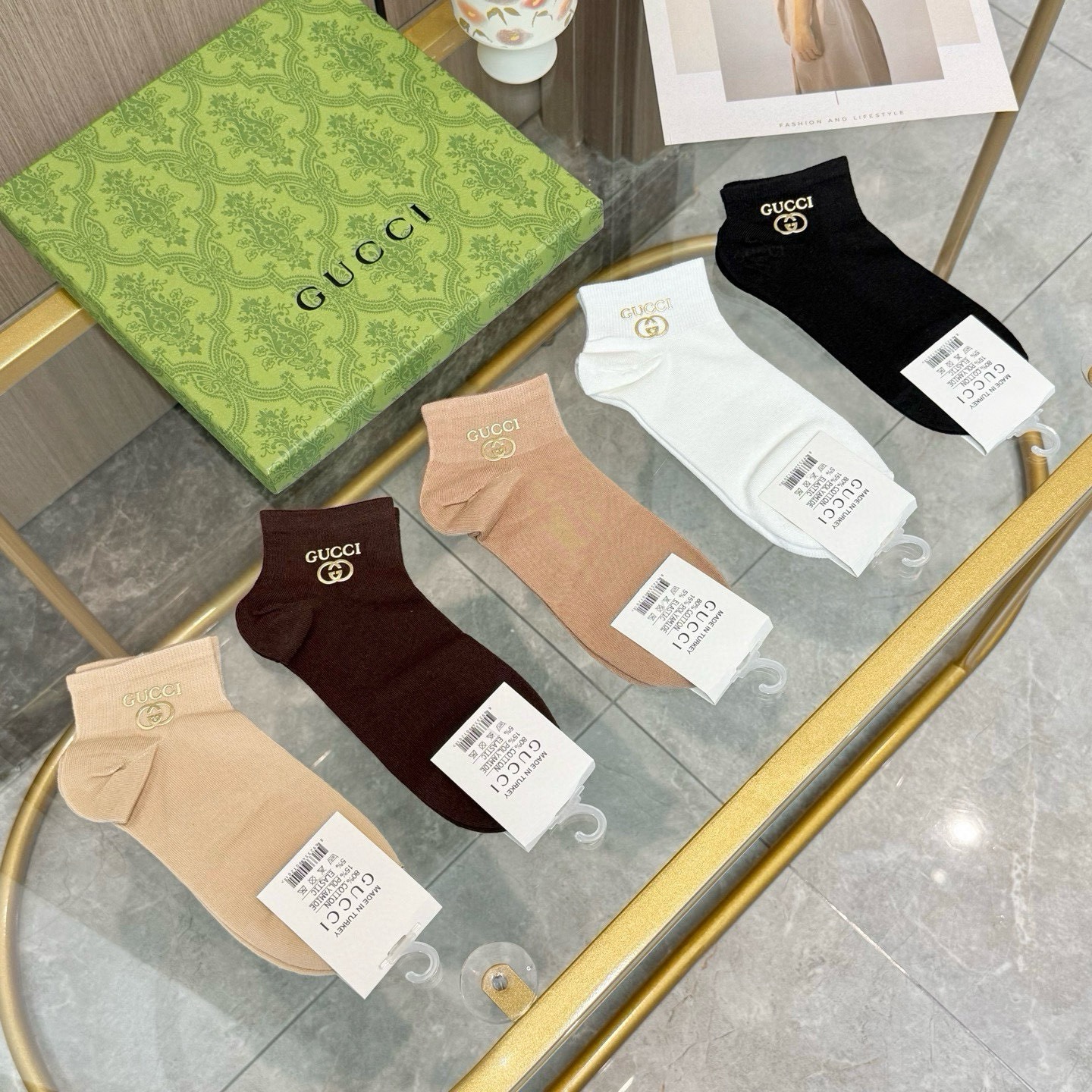 配包装【一盒五双】GUCCI · 古奇❗️GUCCI家新品烫金短筒男女款袜子❗️专柜同步长袜，超级经典的G家标志百看不厌