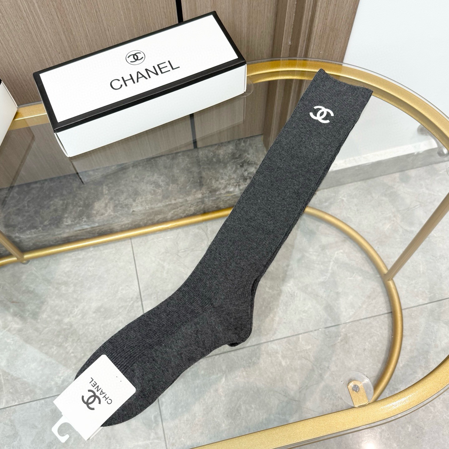 配包装【一盒四双】CHANEL· 香奈儿❗️超级爆款网红袜子❗️官网同款纯色字母小腿袜，ins明星网红推荐❗️火爆至极。
