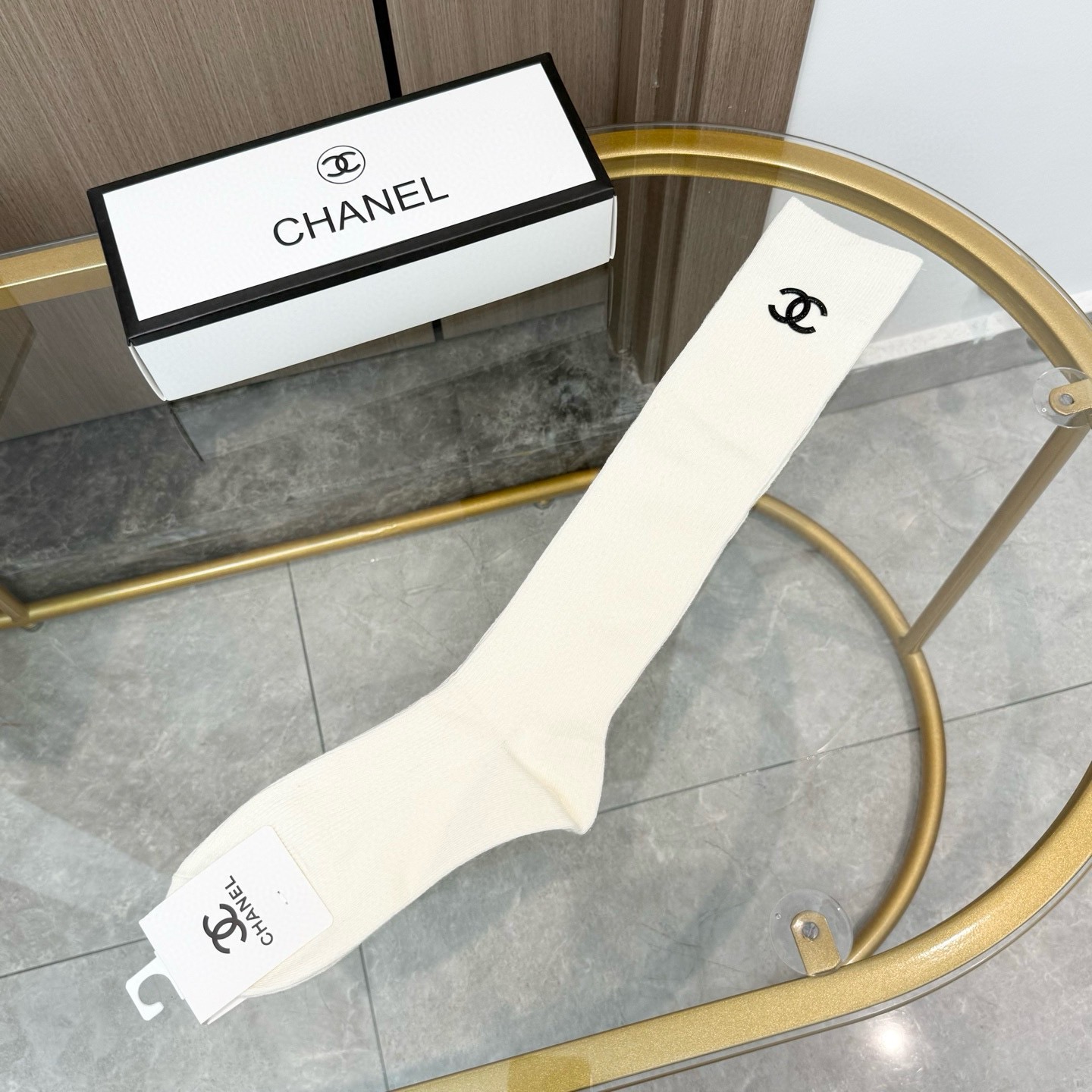 配包装【一盒四双】CHANEL· 香奈儿❗️超级爆款网红袜子❗️官网同款纯色字母小腿袜，ins明星网红推荐❗️火爆至极。