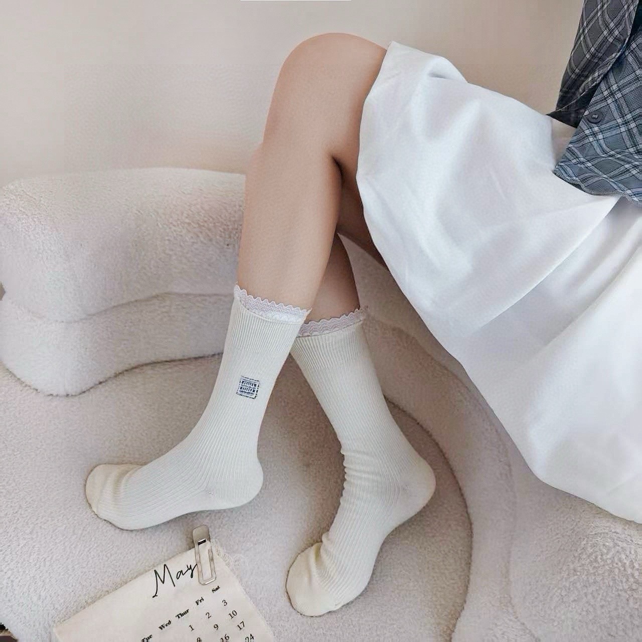 配包装【一盒四双】miumiu · 缪缪❗️高品质。超级爆款网红袜子❗️miu家官网同步饰品字母中筒袜，ins明星网红推