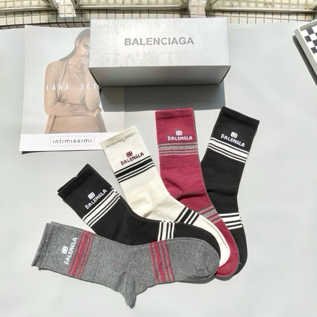 配包装【一盒五双】BALENCIAGA · 巴黎世家🌟 好看到爆炸欧美大牌高筒袜。男女款🌟潮人必不能少的专柜代购品质高筒