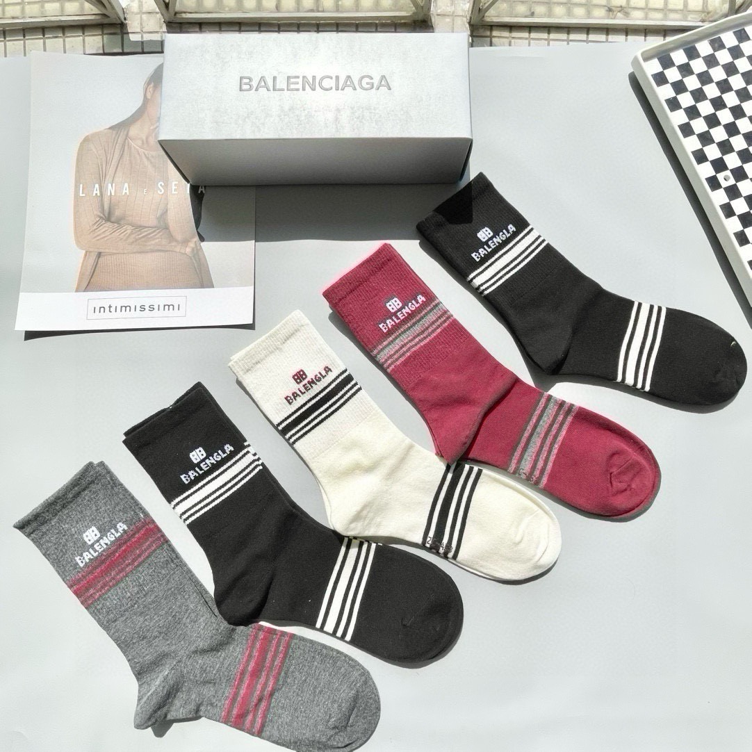 配包装【一盒五双】BALENCIAGA · 巴黎世家🌟 好看到爆炸欧美大牌高筒袜。男女款🌟潮人必不能少的专柜代购品质高筒