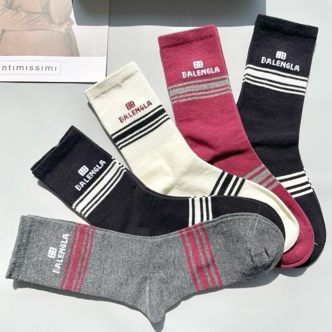 配包装【一盒五双】BALENCIAGA · 巴黎世家🌟 好看到爆炸欧美大牌高筒袜。男女款🌟潮人必不能少的专柜代购品质高筒