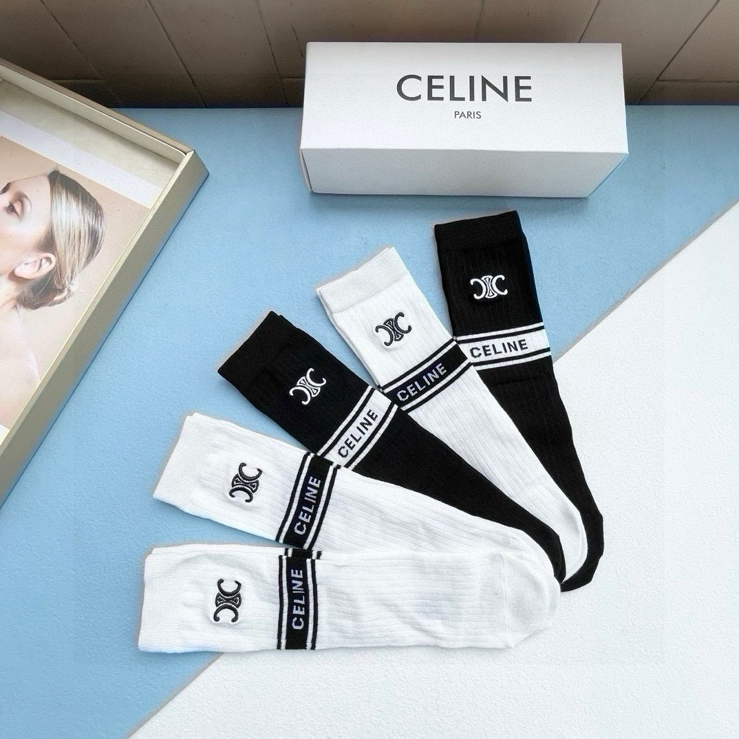 配包装【一盒五双】CELINE · 赛琳❗️高品质。超级爆款网红直筒袜子❗️ce家官网同步刺绣字母中筒袜，ins明星网红