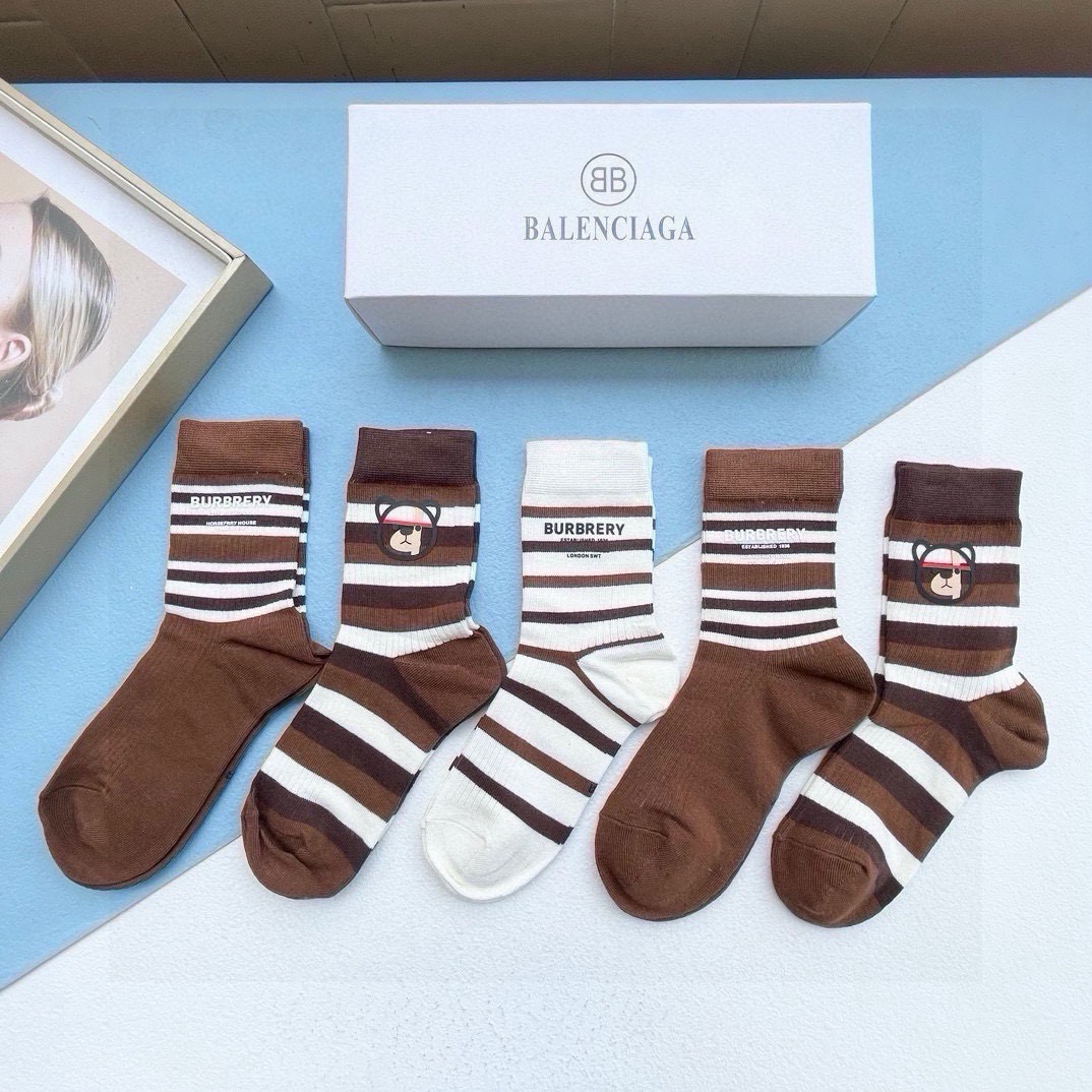 配包装【一盒五双】BALENCIAGA · 巴黎世家🌟 高品质。好看到爆炸欧美大牌高筒袜。男女款🌟潮人必不能少的专柜代购