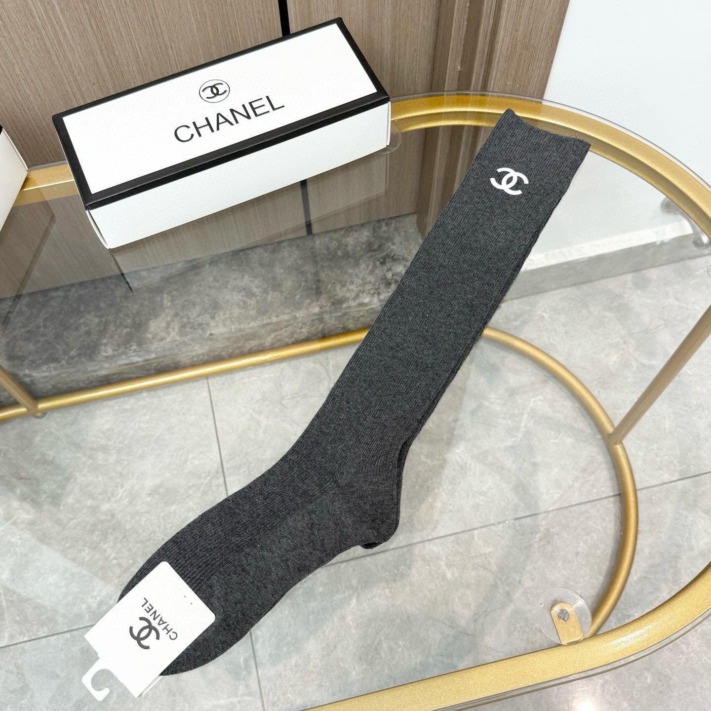 配包装【一盒四双】CHANEL· 香奈儿❗️超级爆款网红袜子❗️官网同款纯色字母小腿袜，ins明星网红推荐❗️火爆至极。