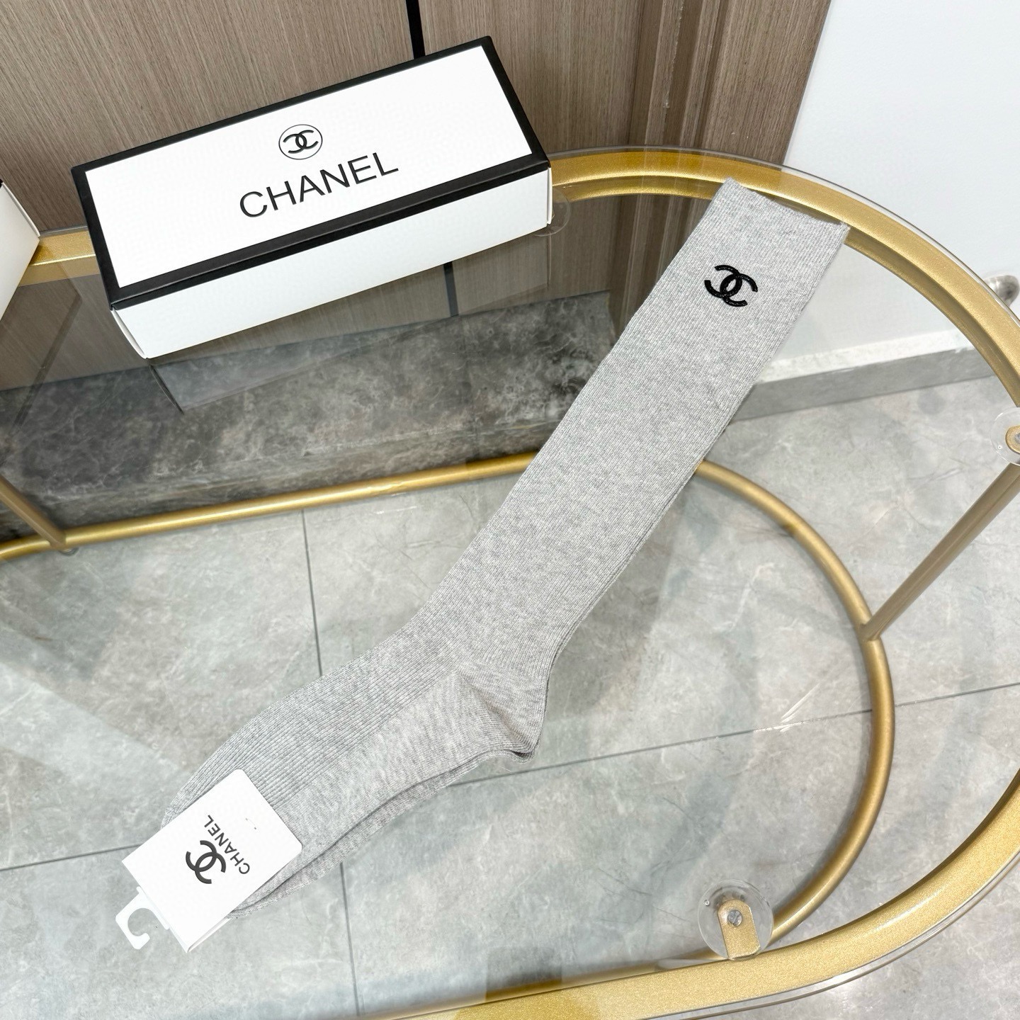 配包装【一盒四双】CHANEL· 香奈儿❗️超级爆款网红袜子❗️官网同款纯色字母小腿袜，ins明星网红推荐❗️火爆至极。