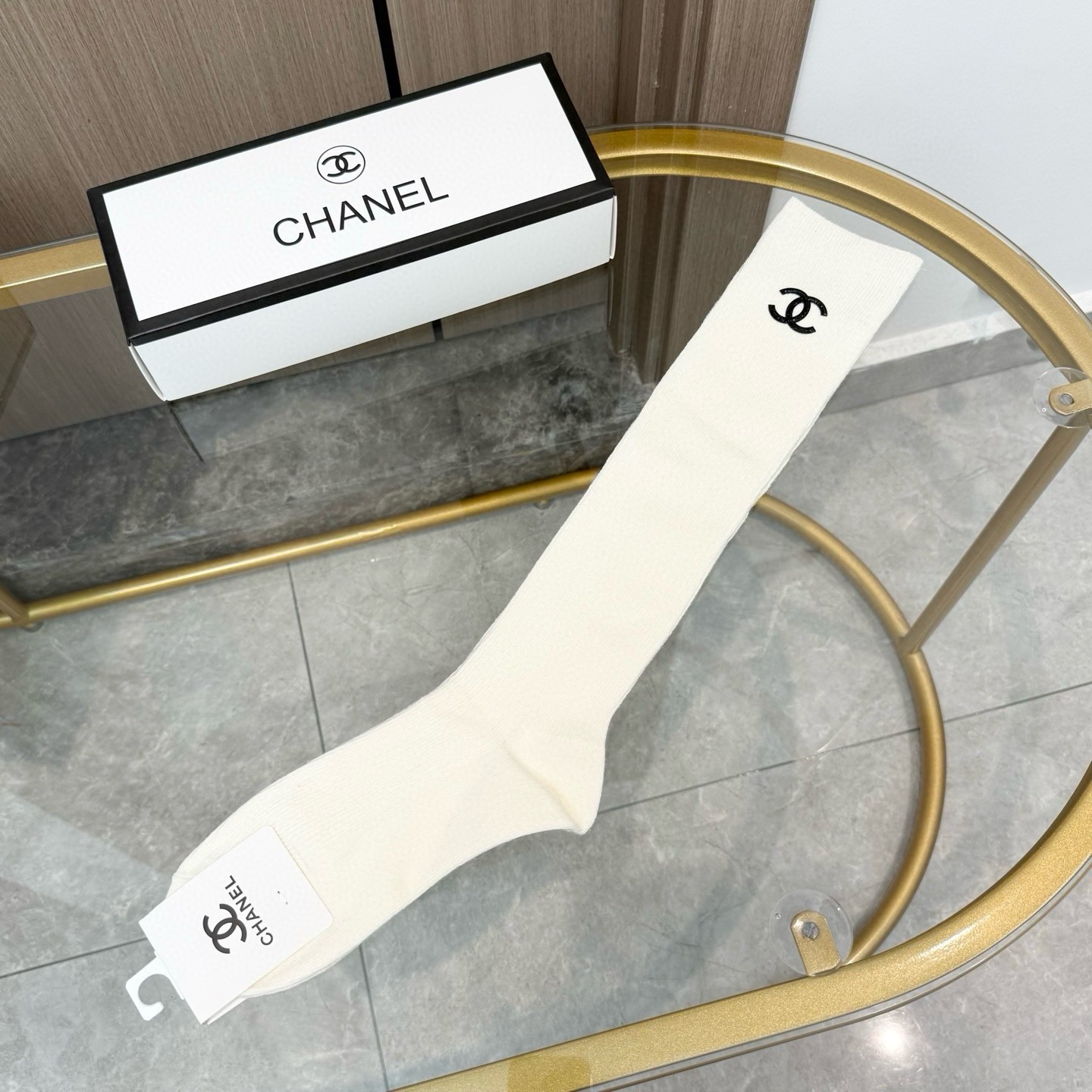 配包装【一盒四双】CHANEL· 香奈儿❗️超级爆款网红袜子❗️官网同款纯色字母小腿袜，ins明星网红推荐❗️火爆至极。