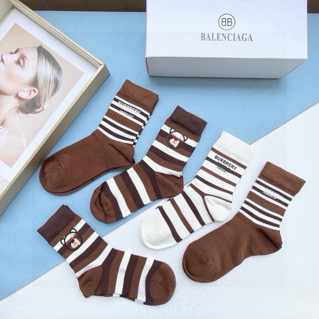 配包装【一盒五双】BALENCIAGA · 巴黎世家🌟 高品质。好看到爆炸欧美大牌高筒袜。男女款🌟潮人必不能少的专柜代购