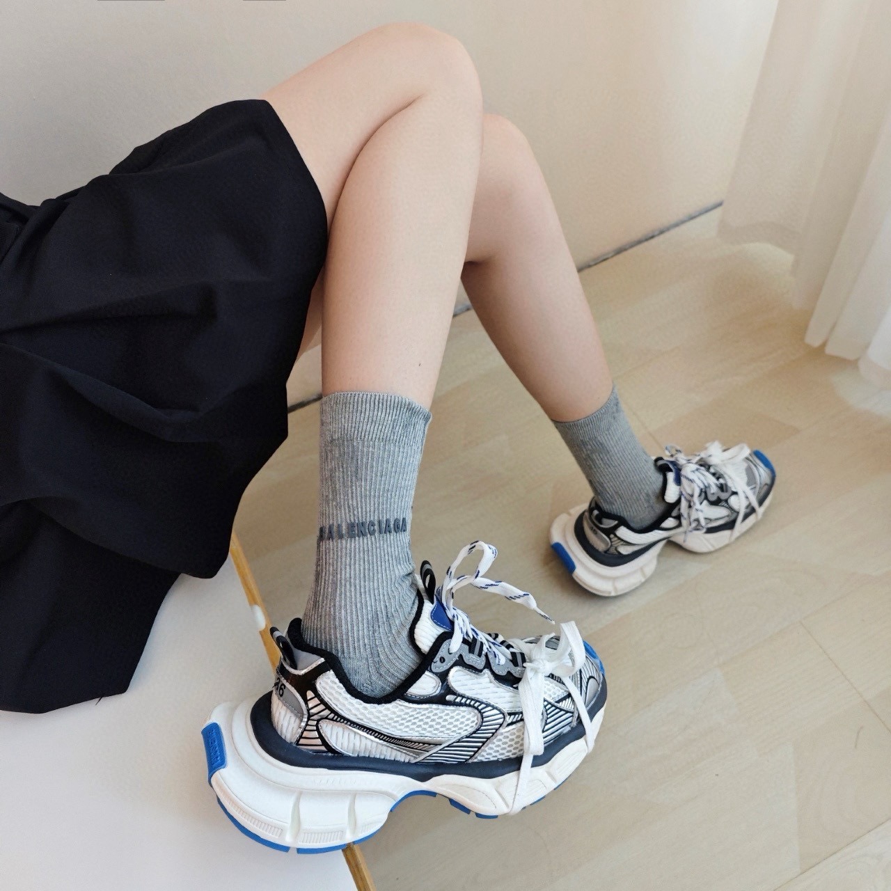 配包装【一盒五双】BALENCIAGA · 巴黎世家 ❗️超级爆款网红袜子 巴黎家官网同步硅胶字母小腿袜，ins明星网红