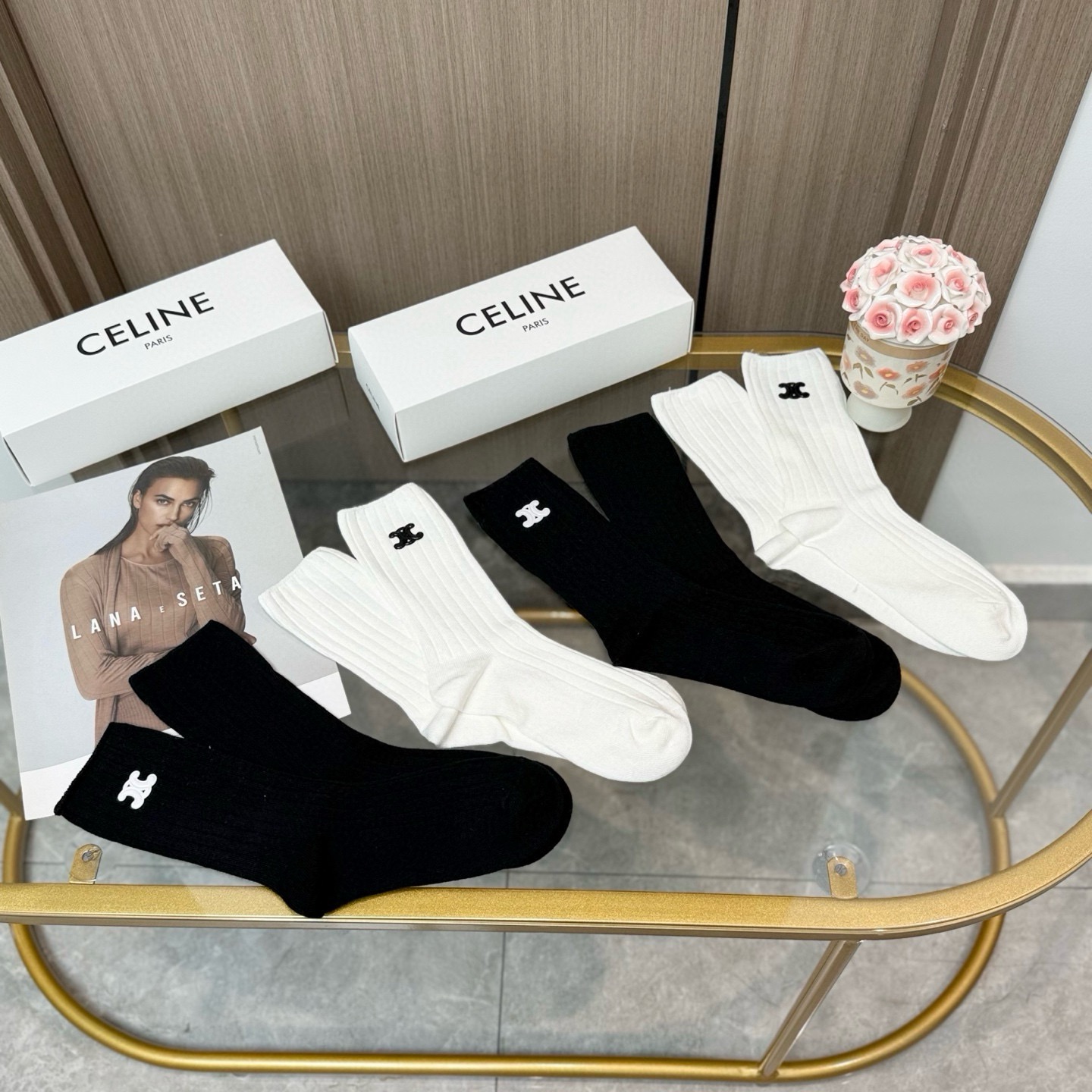 配包装【一盒四双】CELINE · 赛琳❗️高品质🔥超级爆款网红袜子❗️小香家官网同步烫印字母中筒袜，ins明星网红推荐
