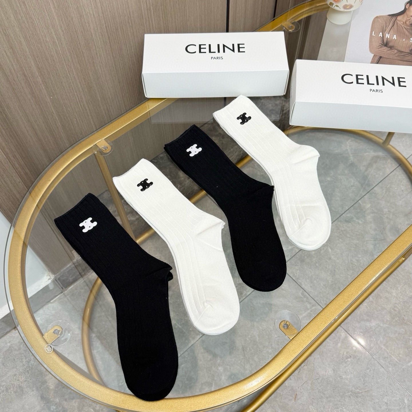 配包装【一盒四双】CELINE · 赛琳❗️高品质🔥超级爆款网红袜子❗️小香家官网同步烫印字母中筒袜，ins明星网红推荐