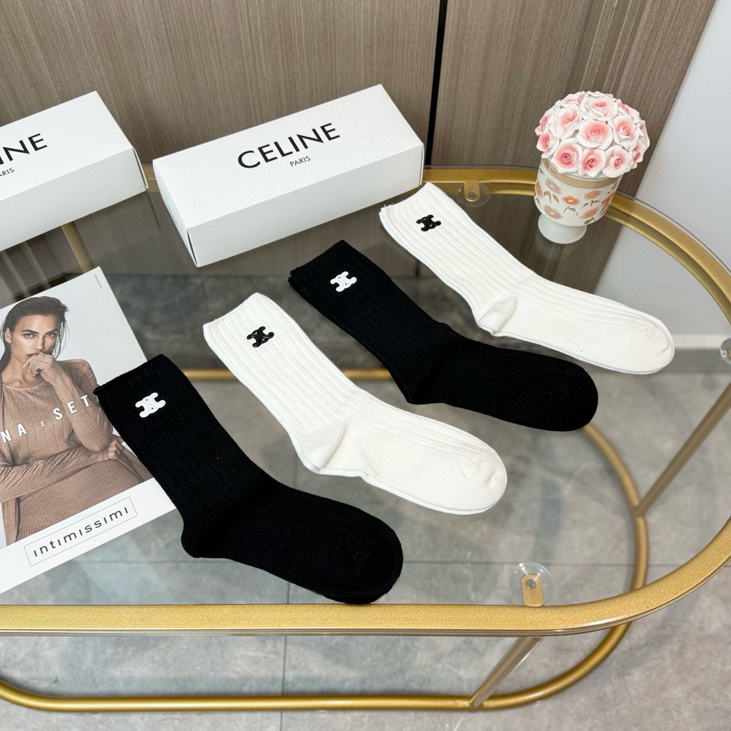 配包装【一盒四双】CELINE · 赛琳❗️高品质🔥超级爆款网红袜子❗️小香家官网同步烫印字母中筒袜，ins明星网红推荐