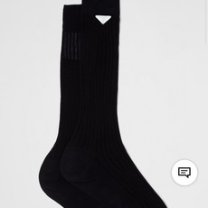 配包装【一盒四双】PRADA · 普拉达❗️超级爆款网红袜子❗️官网同步三角形饰品字母小腿袜,ins明星网红推荐❗️火爆 配包装【一盒四双】PRADA · 普拉达❗️超级爆款网红袜子❗️官网同步三角形饰品字母小腿袜,ins明星网红推荐❗️火爆