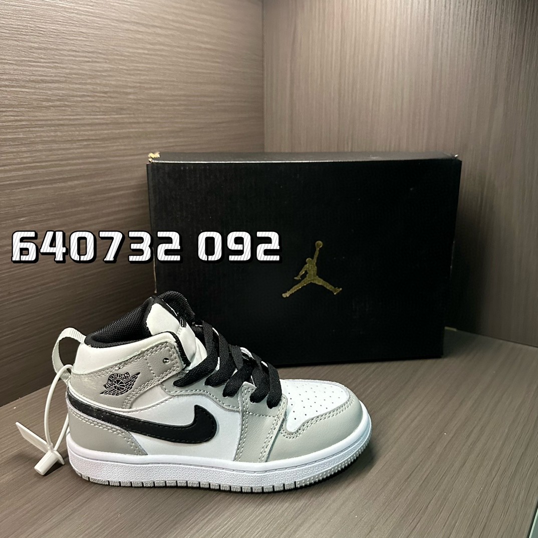 图片[2]-乔一专Ｇ版中帮儿童运动鞋22-37 AJ1大厂出品，做工用料完全不必担心😎鞋型设计对比ZP，超级无敌百搭❤️橡胶大底耐磨防滑✔️鞋面采用优质皮料，质感无敌柔软☁️-选品中心