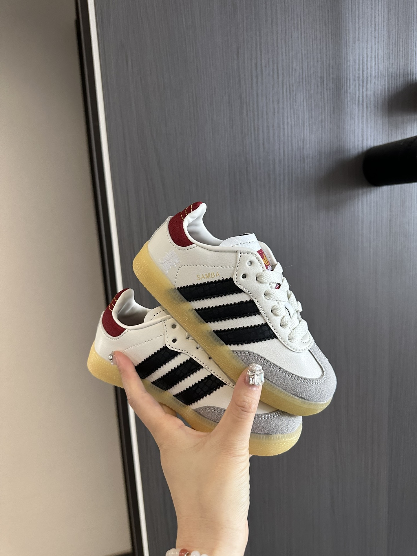 图片[3]-📣 德训联名儿童休闲鞋 尺码：22-37码 爱惨了德训系列🆕 新工厂新工艺新配色👏🏻 优质皮料拼接，质感满满💯 耐磨防滑大底，脚感超赞👍🏻 肯定给你同等品质的最低价！绝对性价比之王-选品中心